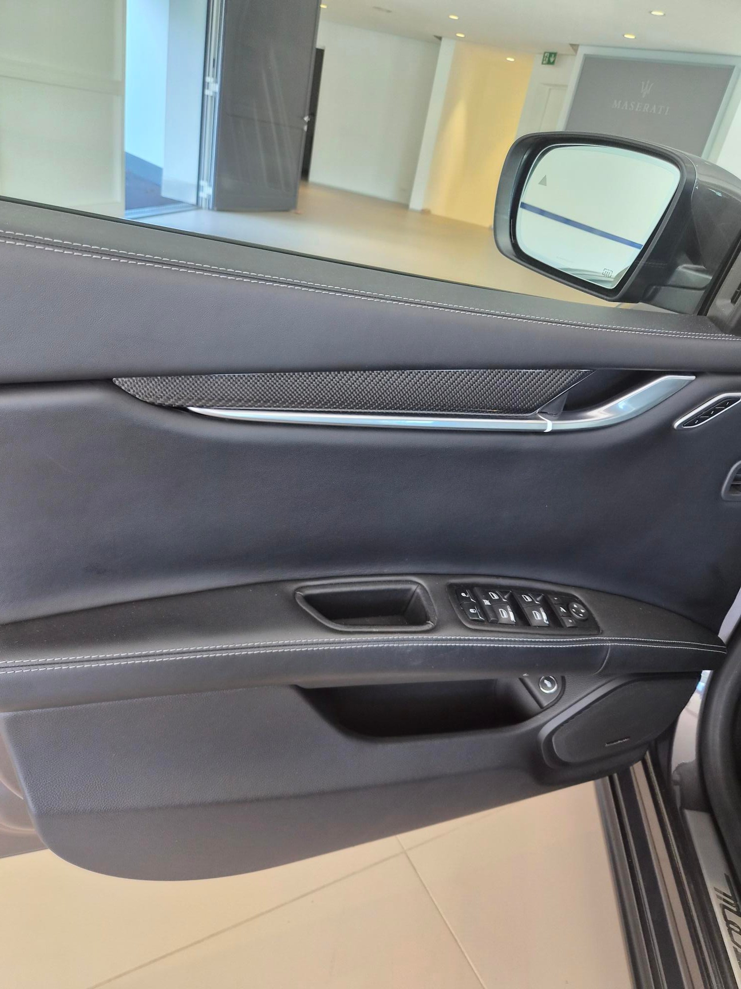 MASERATI Ghibli S Q4 3.0 V6 Automatica-image-4