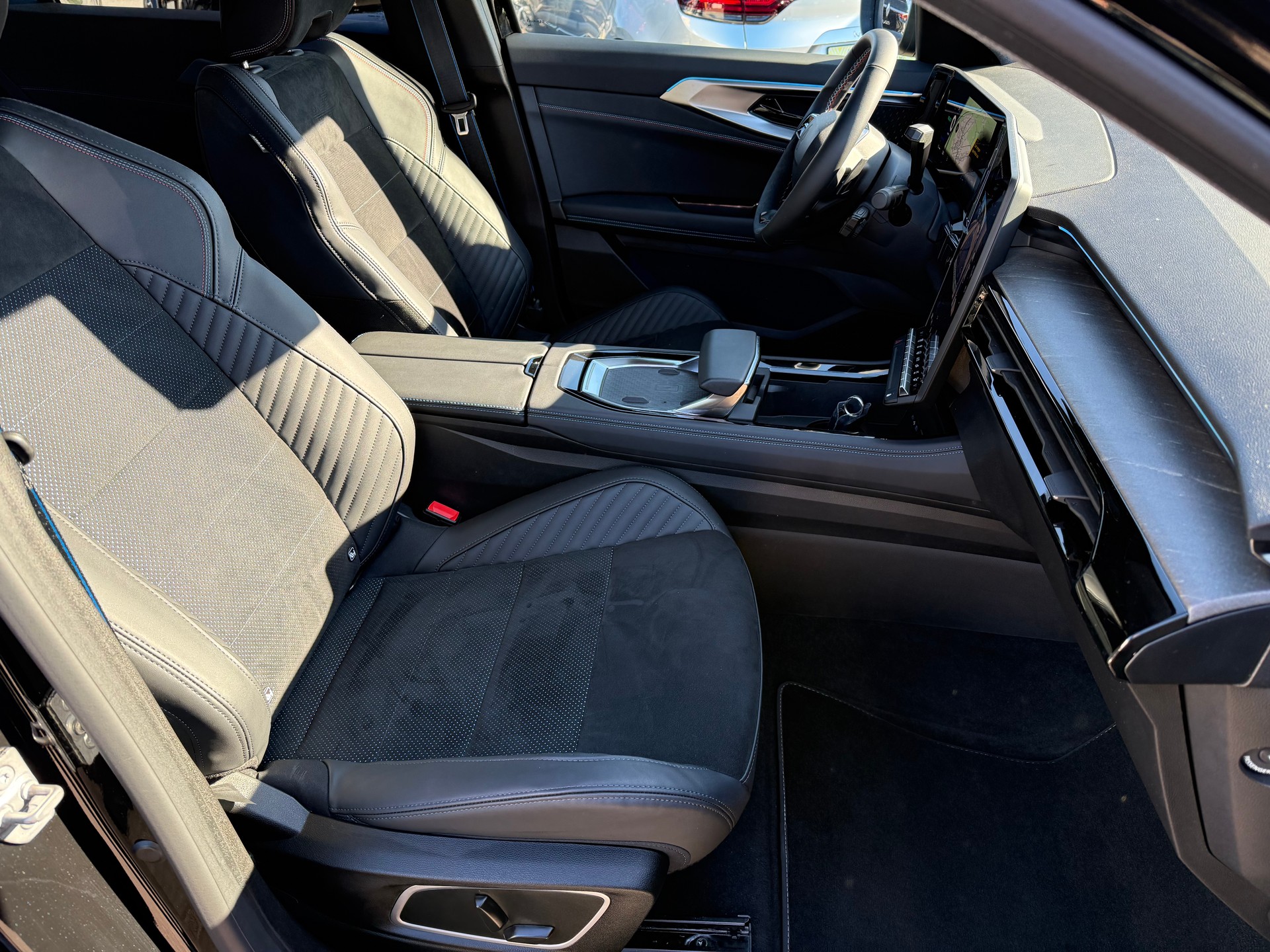 RENAULT Rafale 1.2 E-Tech Hybrid 200 Esprit Alpine-image-11