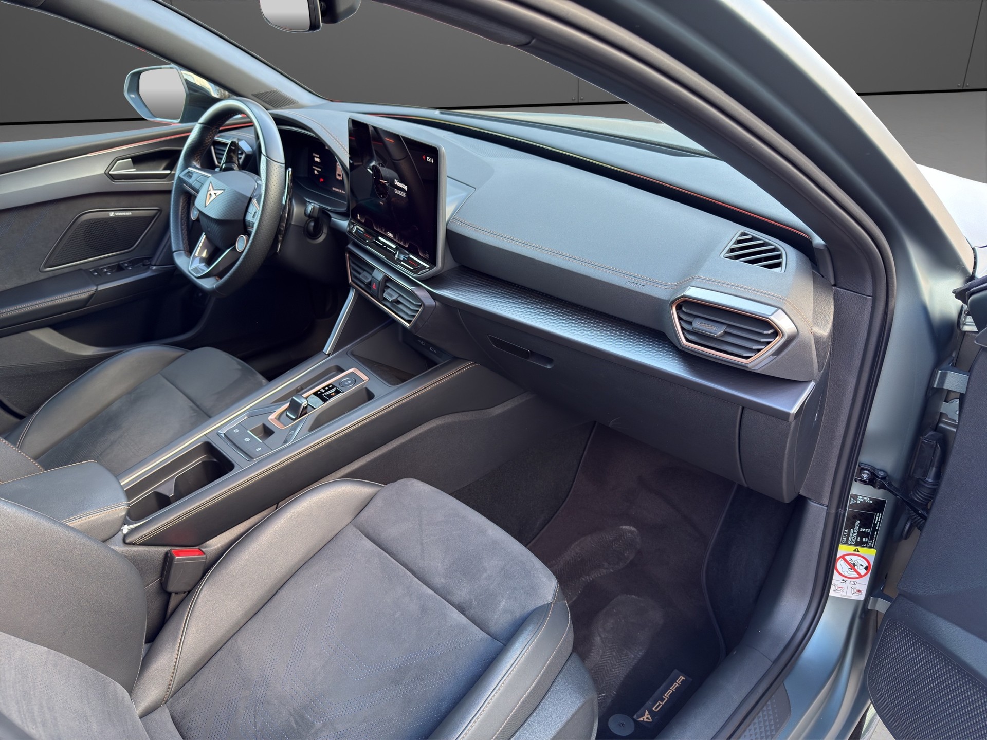 CUPRA LEON 272 PS PlugIn Hybrid *Japan Racing Felgen *-image-11