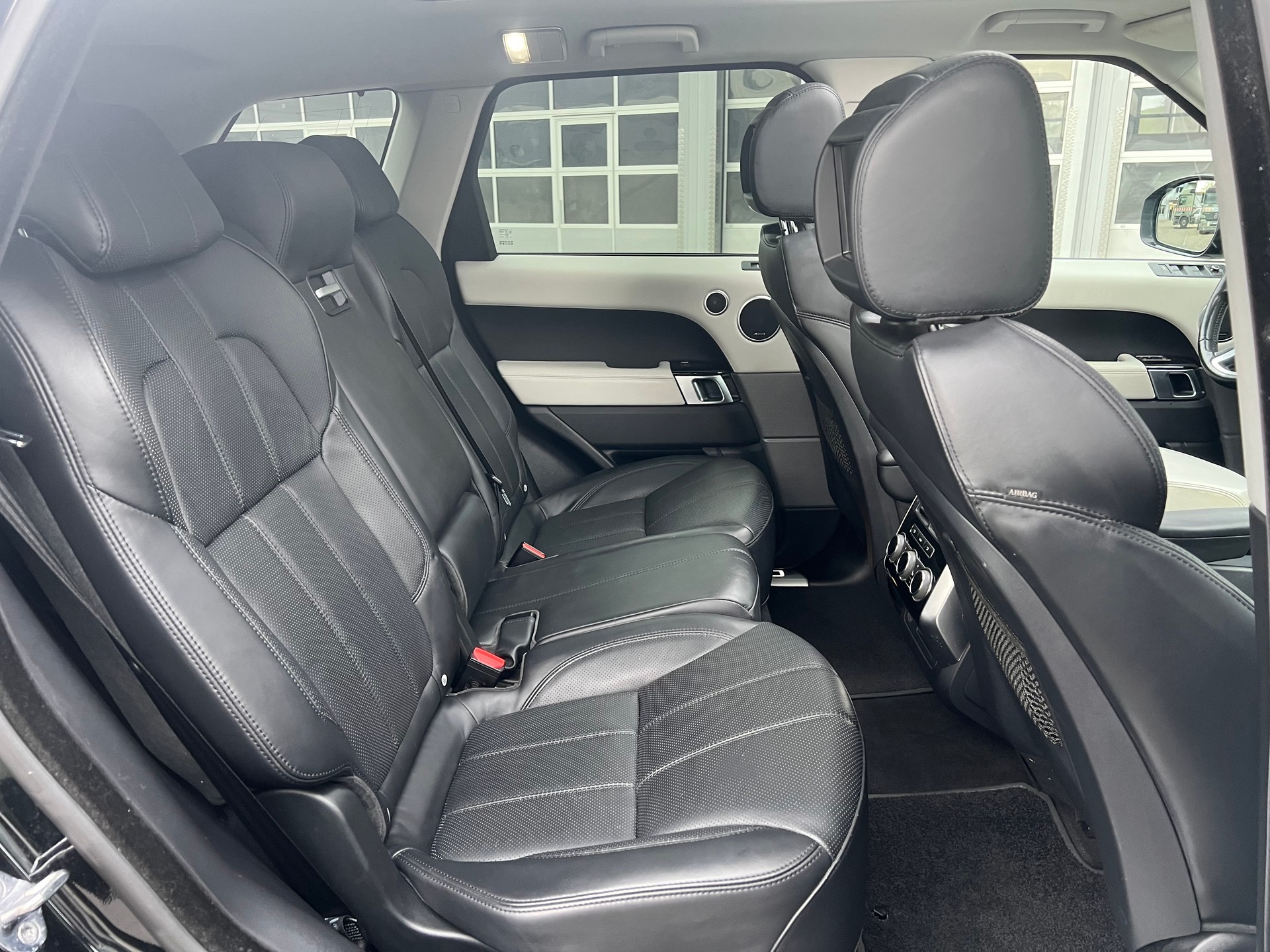 LAND ROVER Range Rover Sport 3.0 V6 SC HSE Dynamic Automatic-image-13