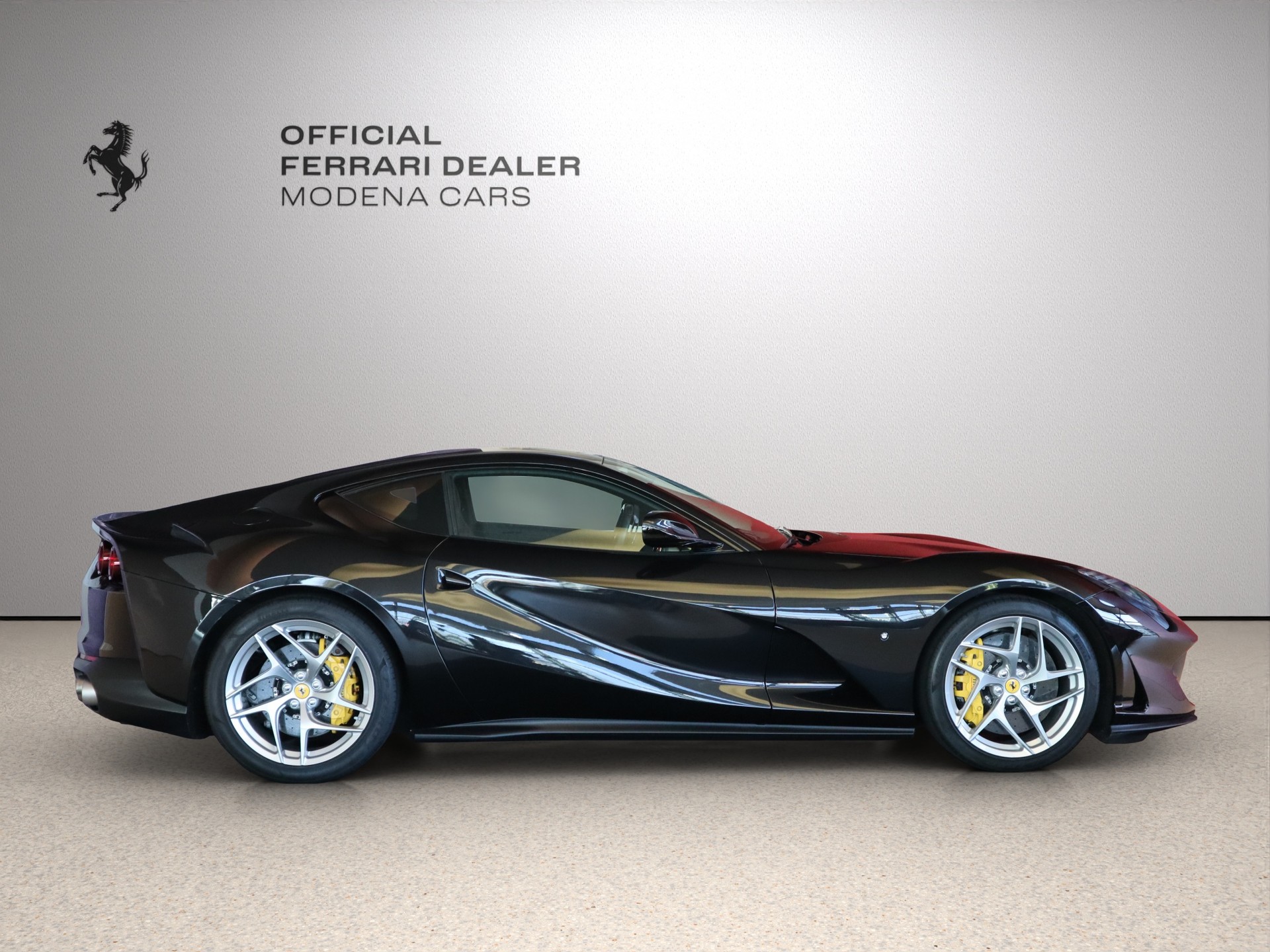 FERRARI 812 Superfast-image-14