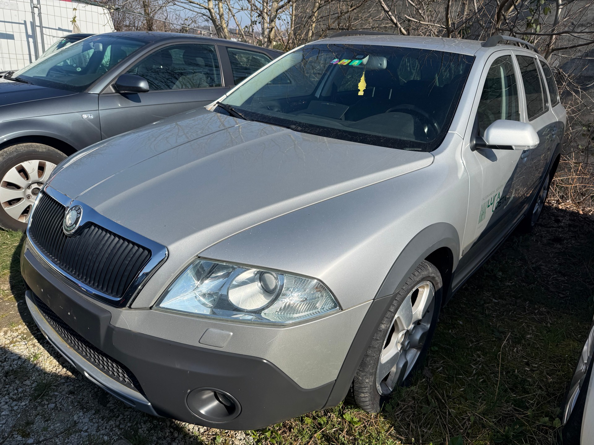 SKODA Octavia Scout 2.0 TDI 4x4-image-1