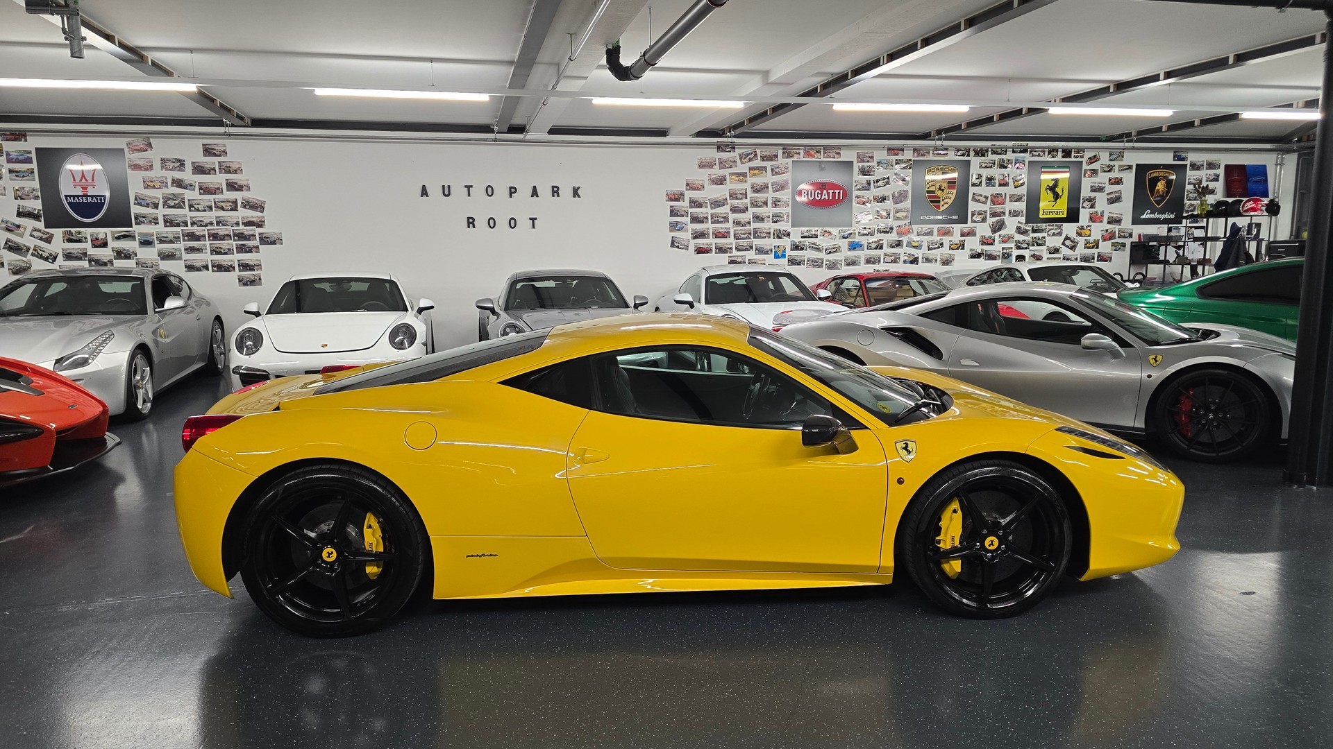 FERRARI 458 Italia 4.5 V8-showroom-element-3