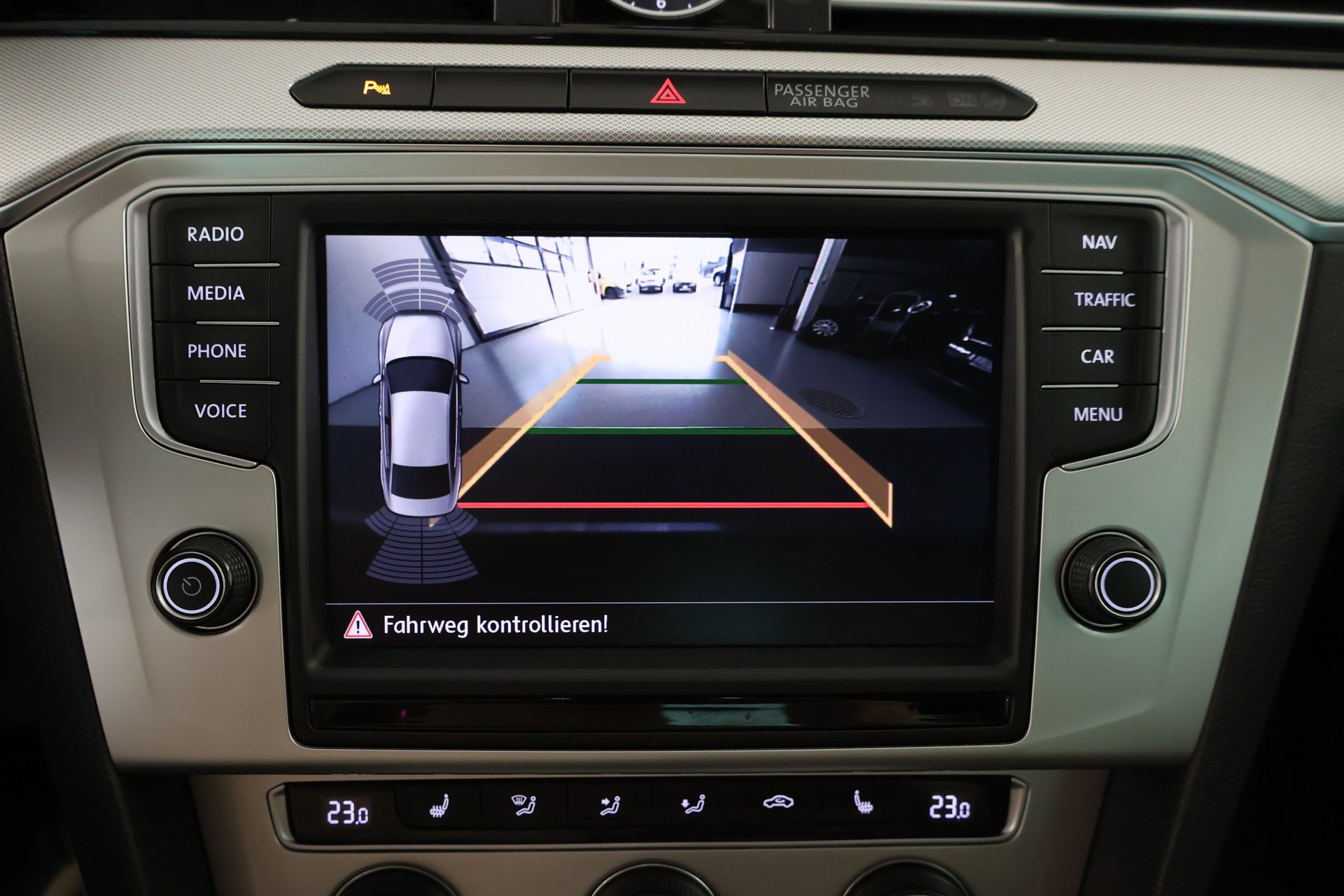 VW Passat 2.0 TDI BMT Comfortline DSG 4Motion-image-26