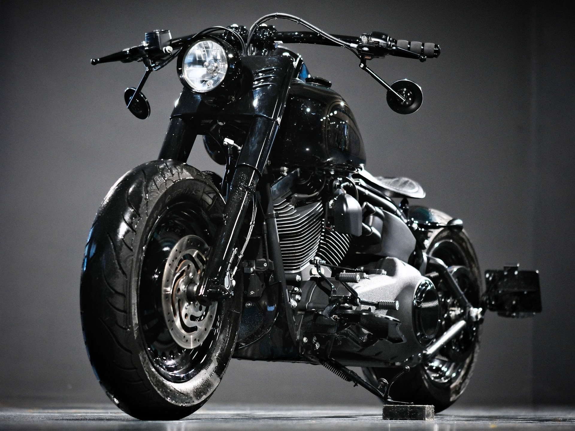 HARLEY-DAVIDSON FLSTFB Fat Boy Special ABS-showroom-element-3