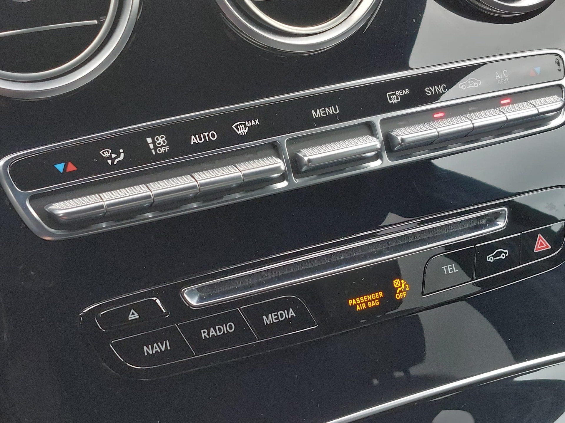 MERCEDES-BENZ GLC 250 d AMG Line mit AHKupplung 2,5to-image-15
