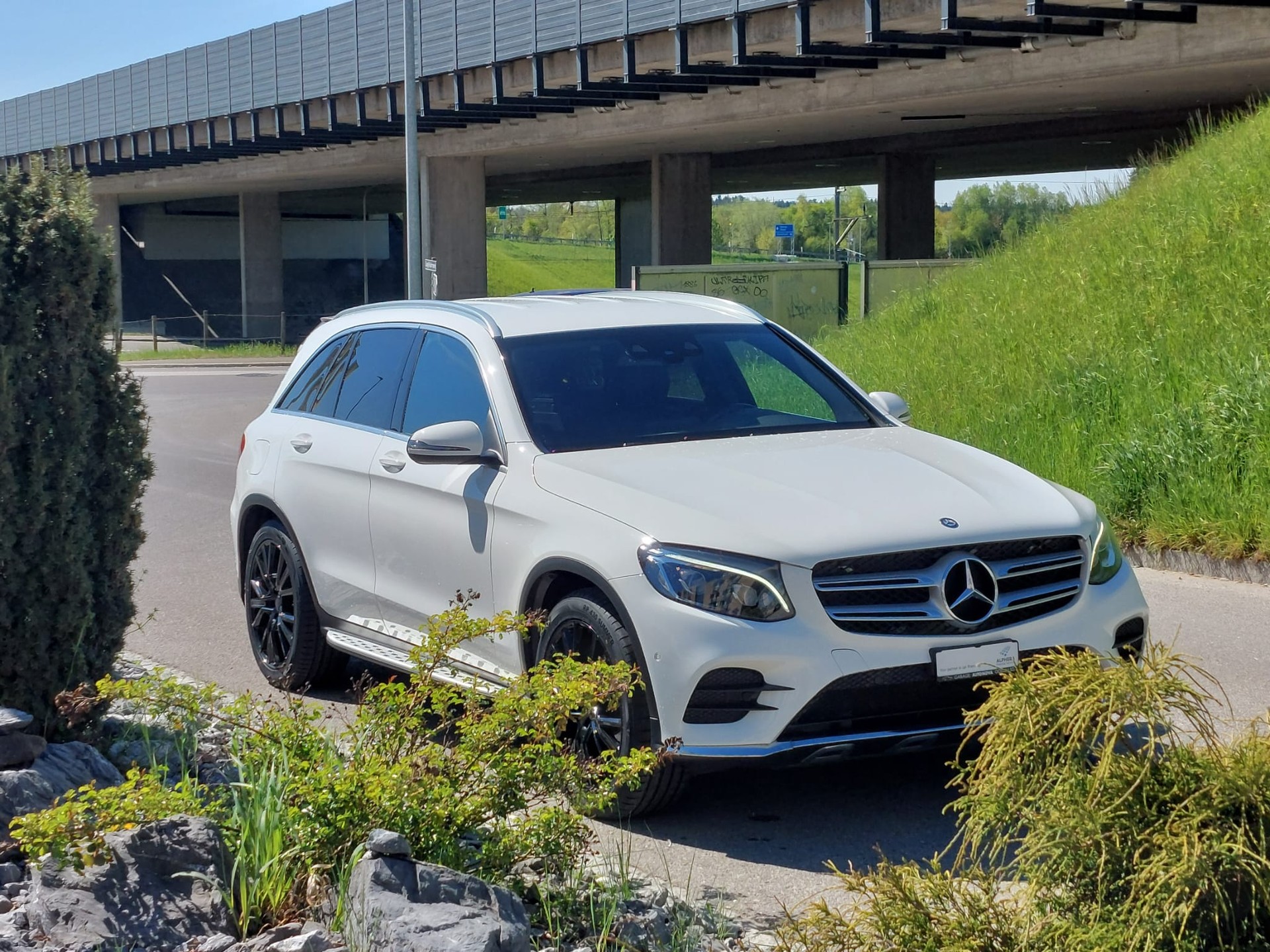 MERCEDES-BENZ GLC 250 d AMG Line mit AHKupplung 2,5to-showroom-element-2