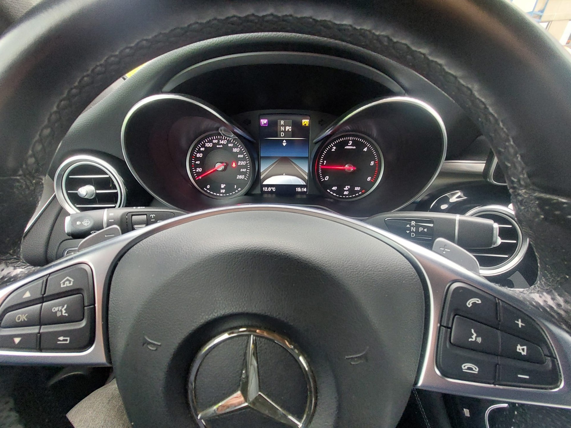 MERCEDES-BENZ GLC 250 d AMG Line mit AHKupplung 2,5to-image-10