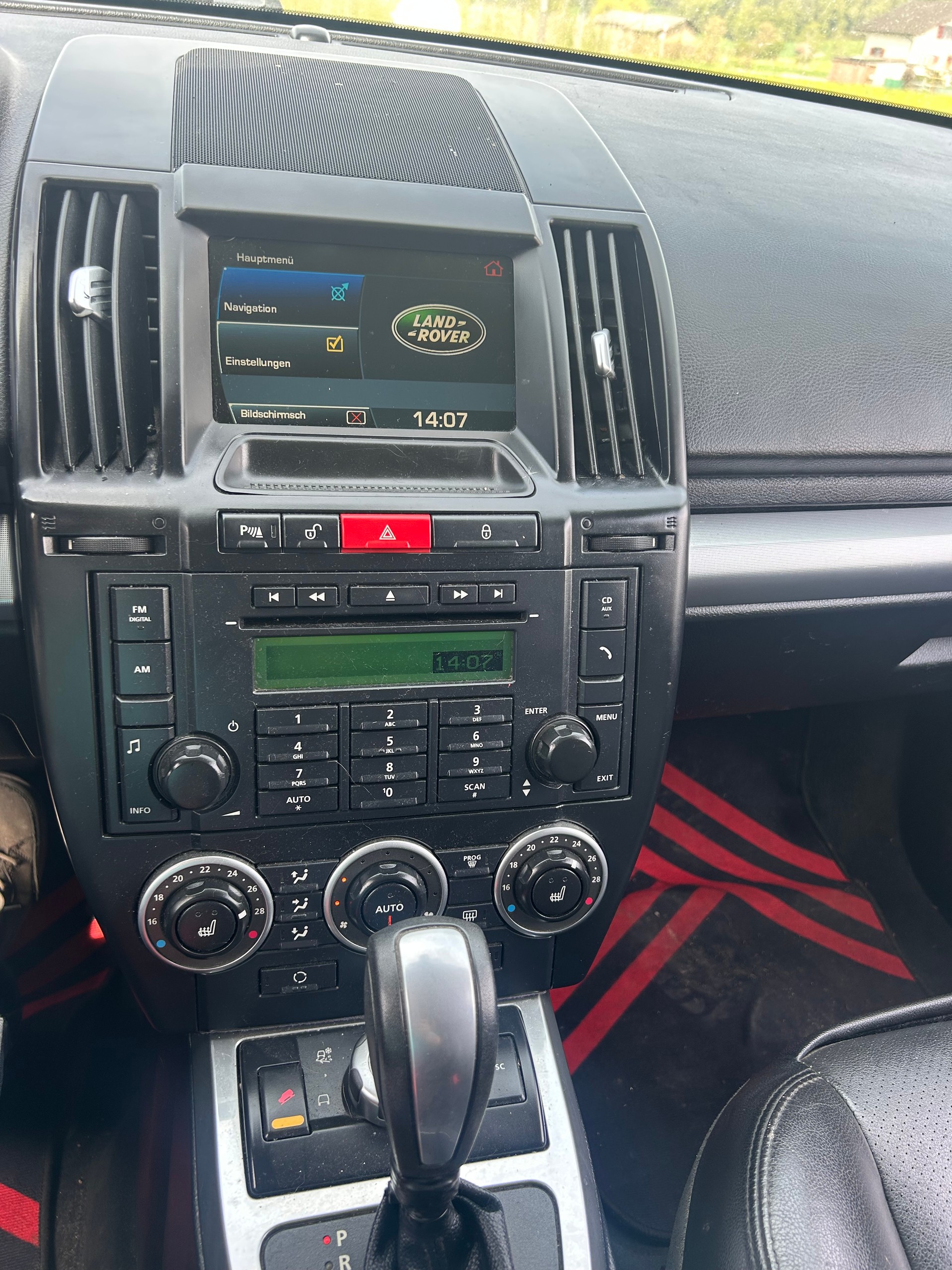 LAND ROVER Freelander 2.2 TD4 S Automatic-image-6