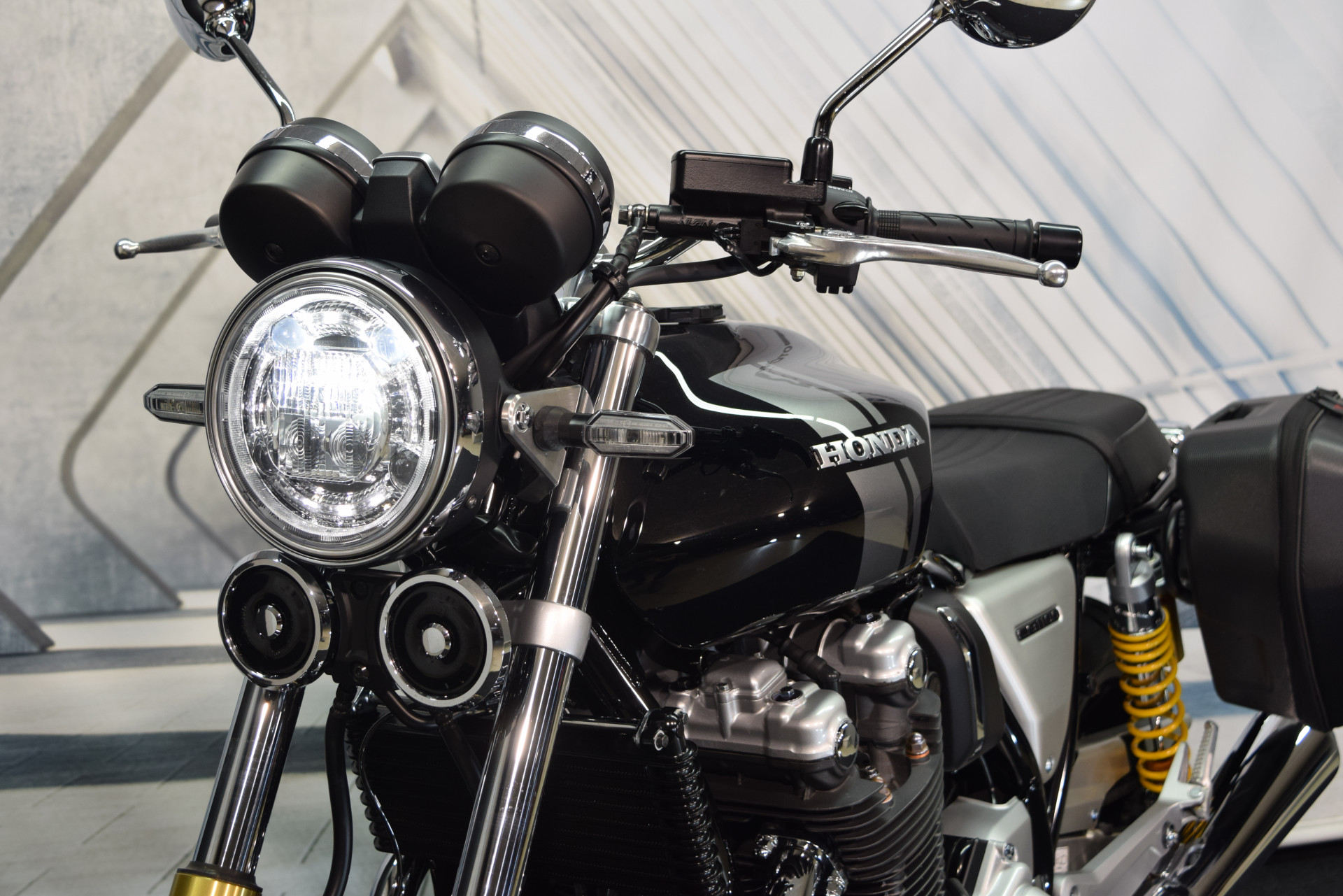 HONDA CB 1100 RS inkl. Seitentaschen-image-9