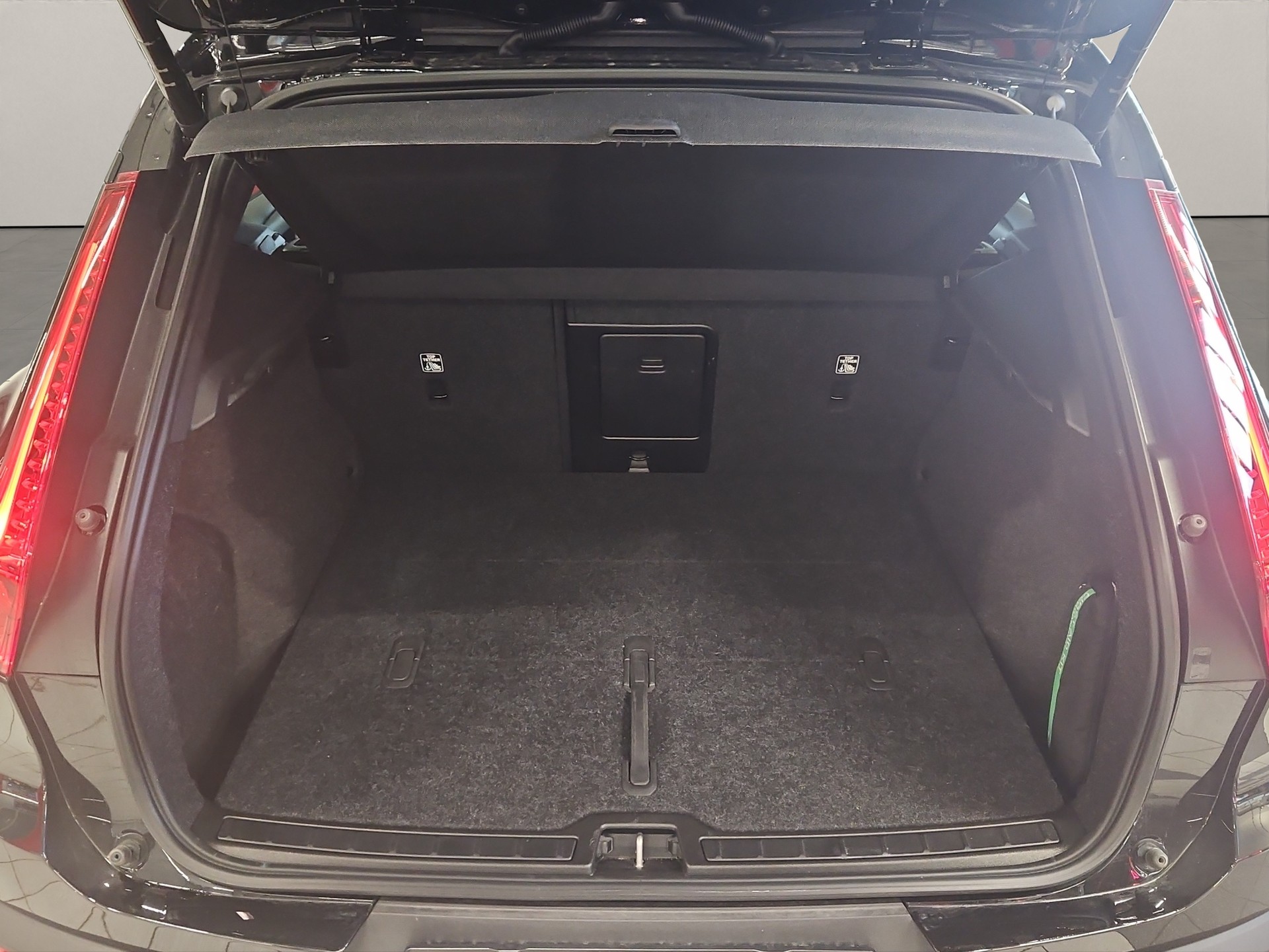 VOLVO XC40 P8 Twin Ultimate AWD-image-4