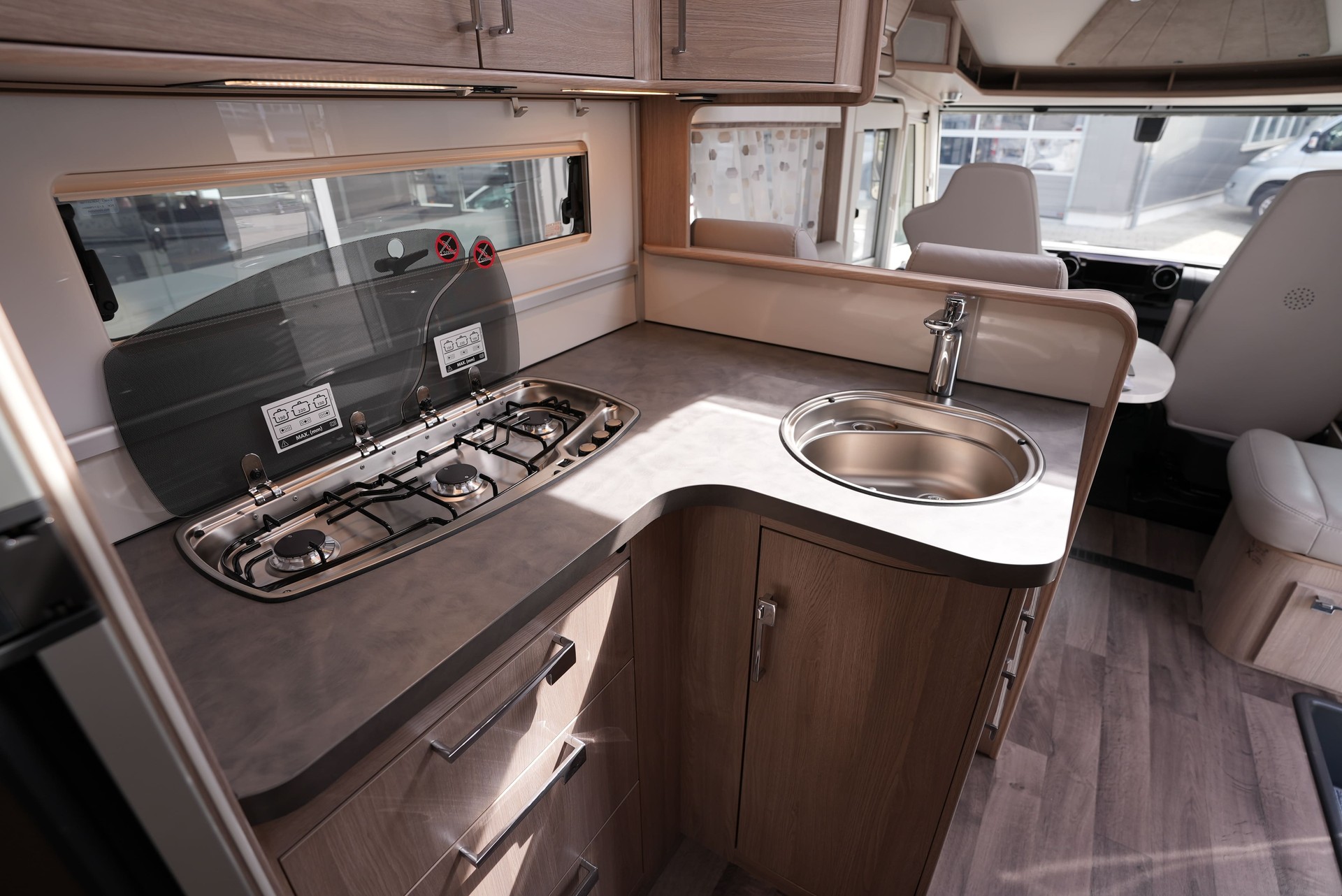 KABE Crown i760 LGB-image-9