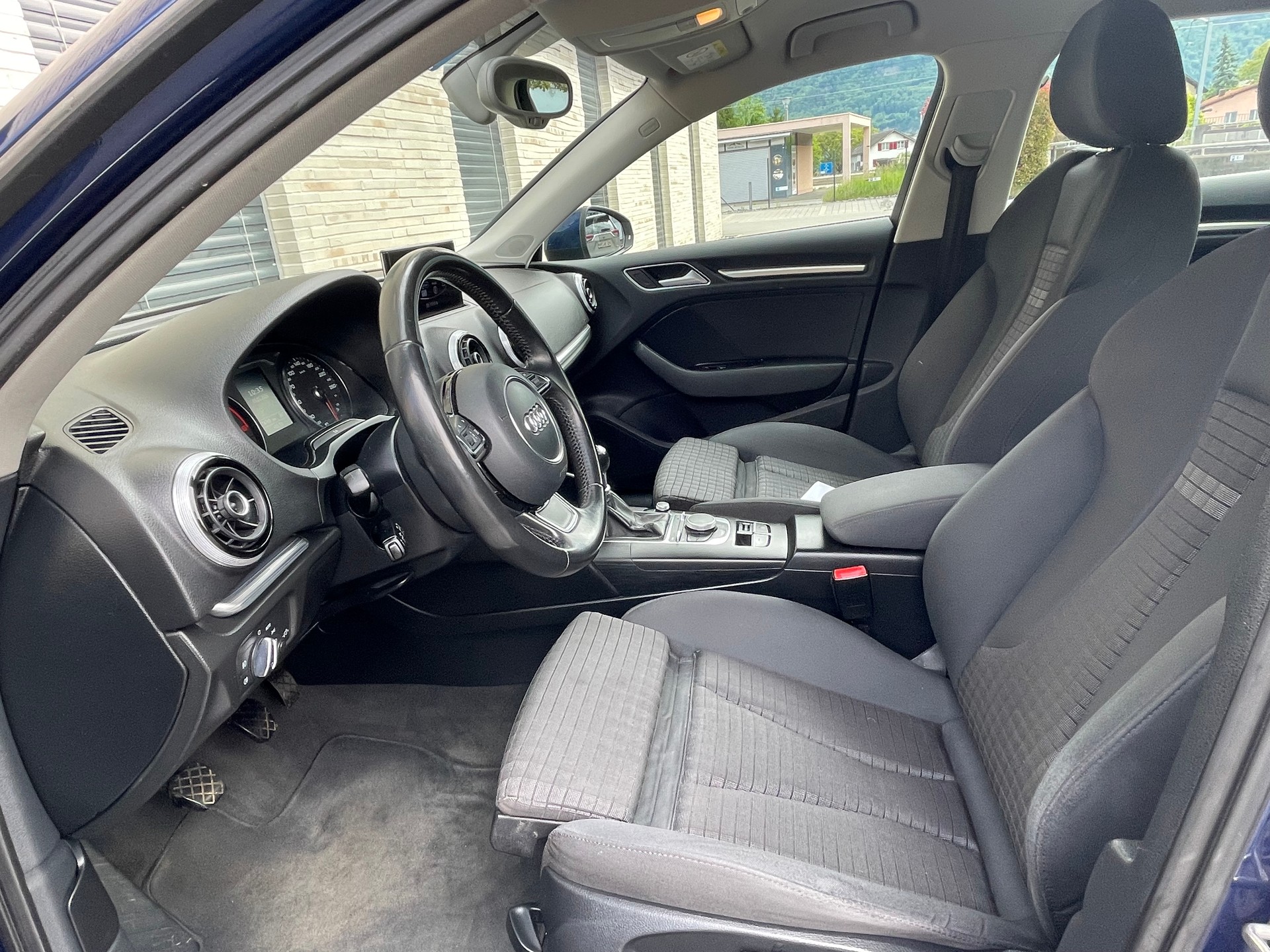 AUDI A3 Sportback 2.0 TDI Ambiente-image-13