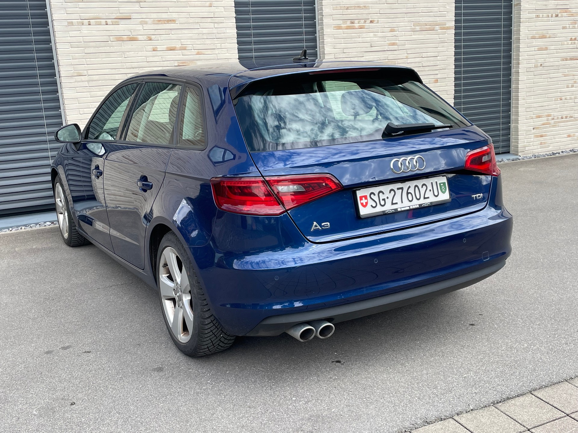 AUDI A3 Sportback 2.0 TDI Ambiente-image-10