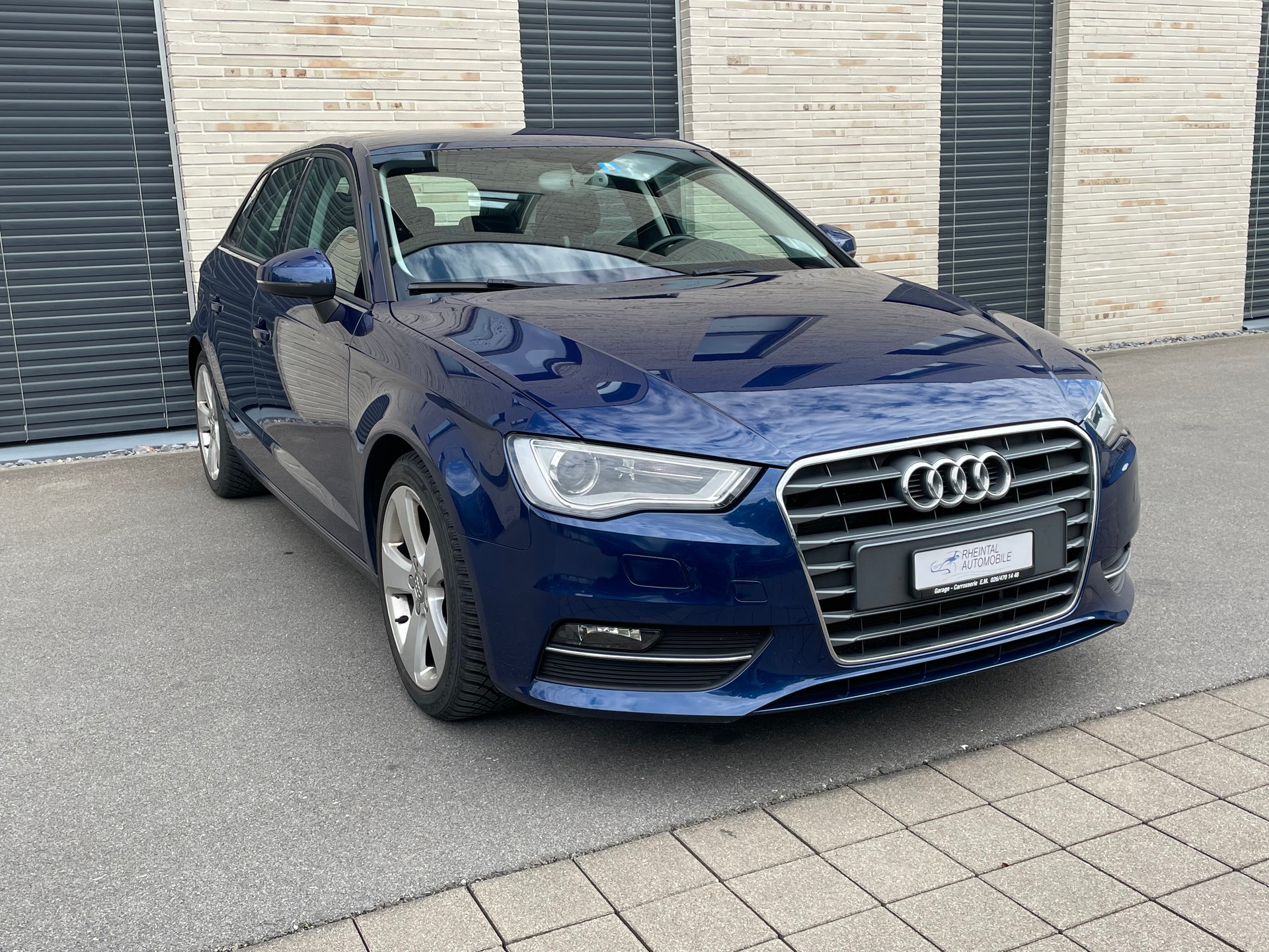 AUDI A3 Sportback 2.0 TDI Ambiente-image-4