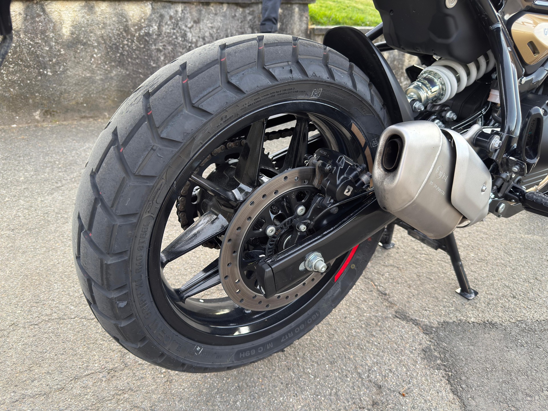 ROYAL ENFIELD Guerrilla 450 Mid-image-13