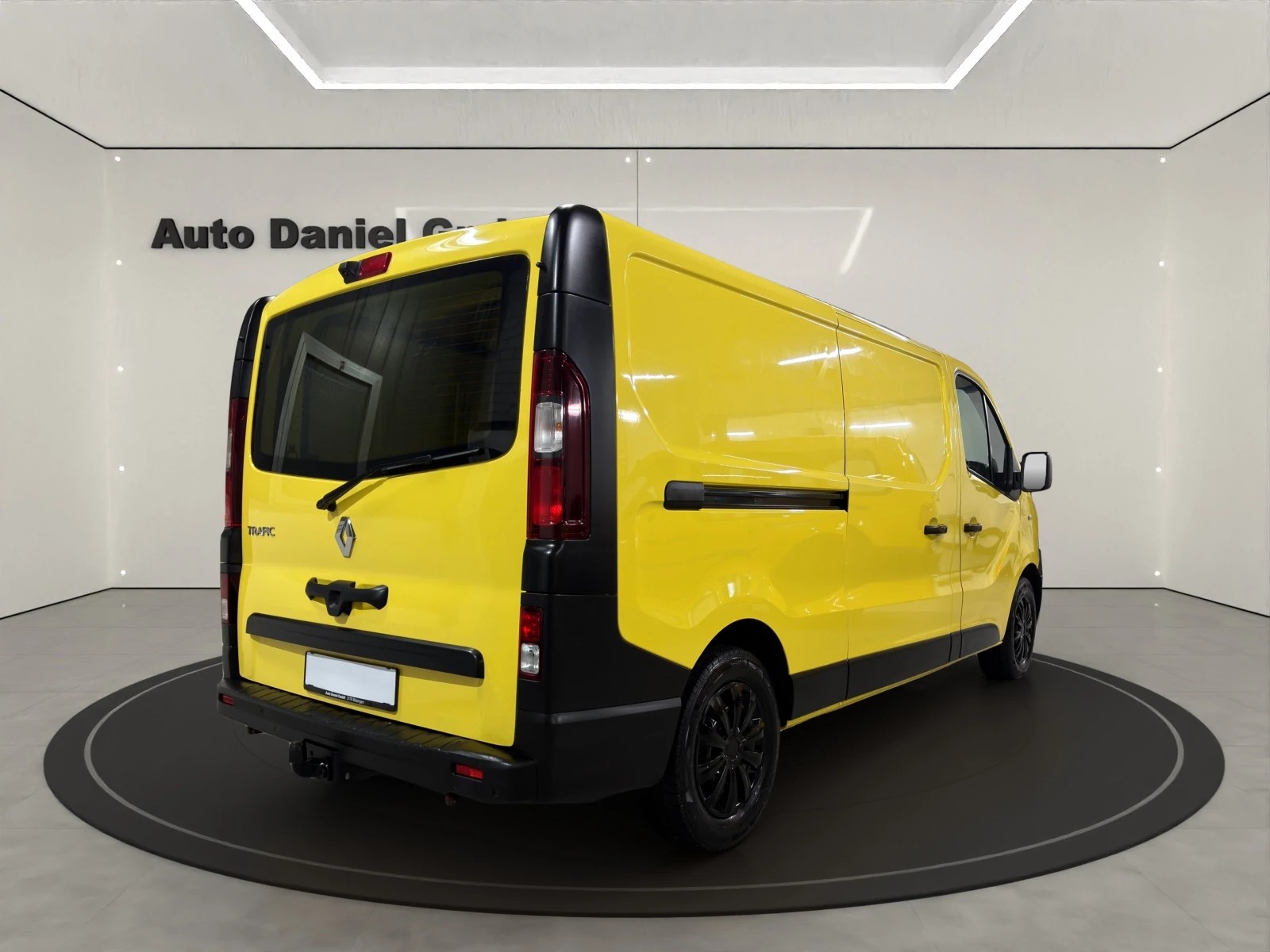 RENAULT Trafic 2.0 ENERGY dCi145 3.0t L2H1 ( Mit AHK / Regale )-image-5