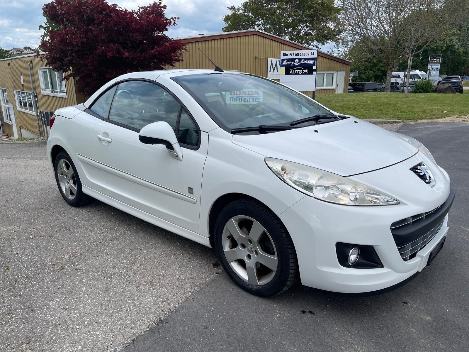 PEUGEOT 207 CC 1.6 16V Turbo Swiss Edition-image-4