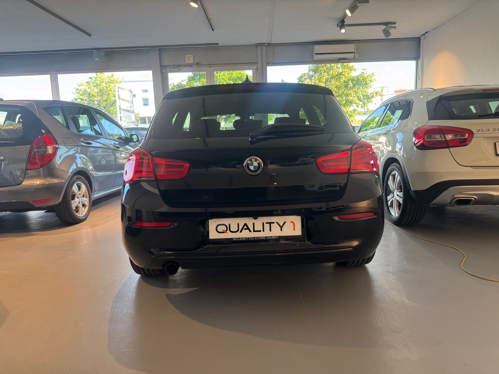 BMW 120i Sport Line Steptronic-image-3