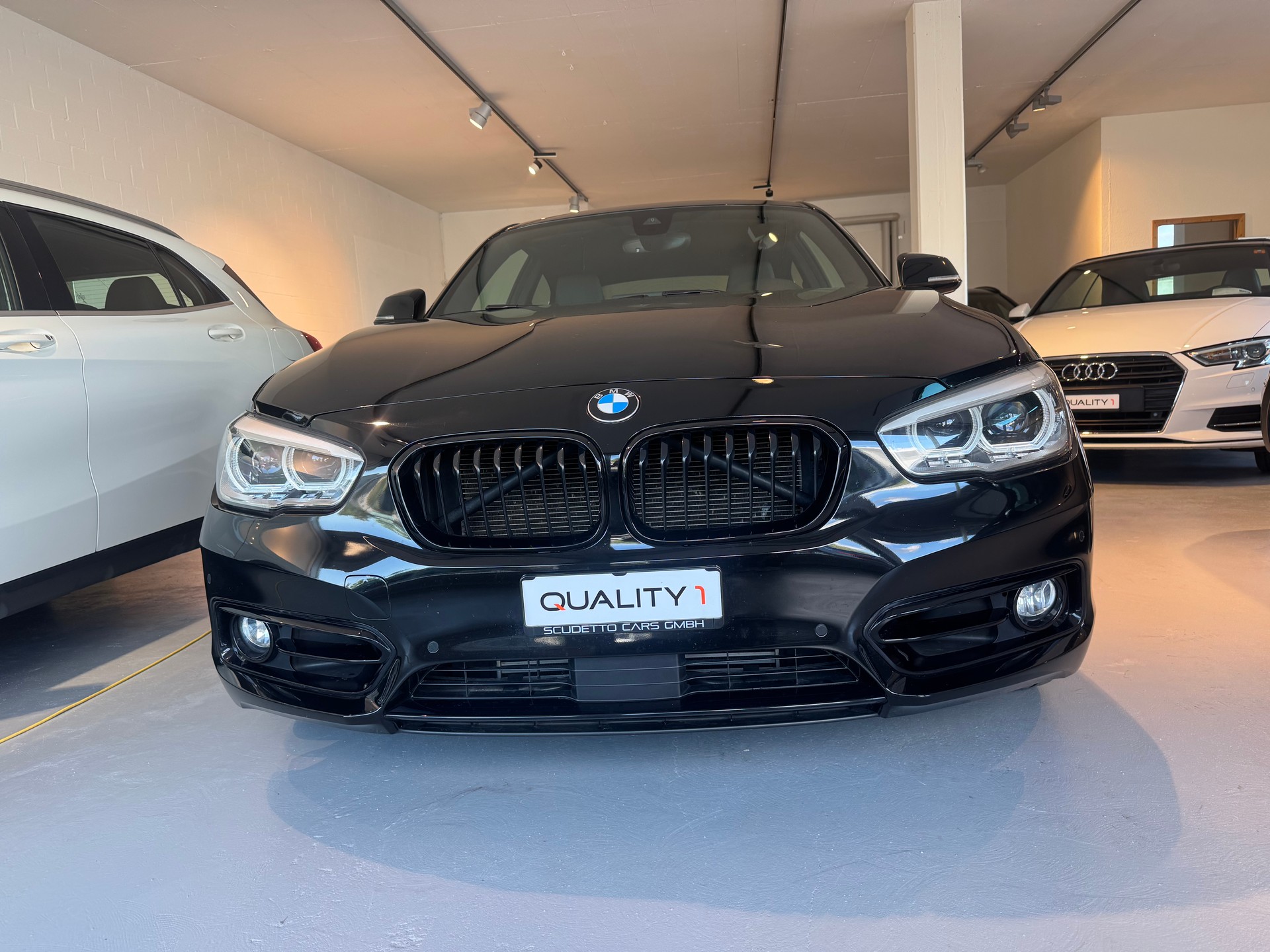 BMW 120i Sport Line Steptronic-image-2