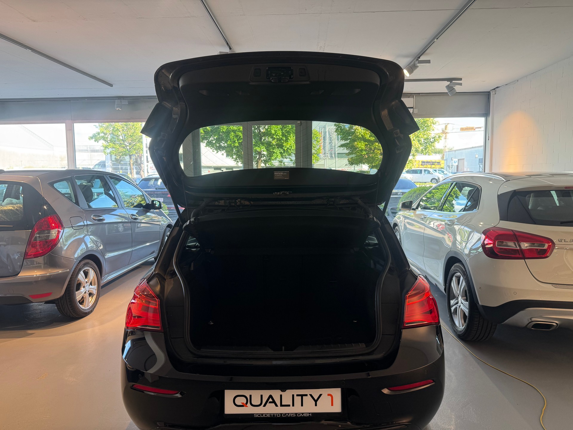 BMW 120i Sport Line Steptronic-image-6
