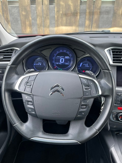 CITROEN C4 Berline 1.6 THP Exclusive EGS6-image-16