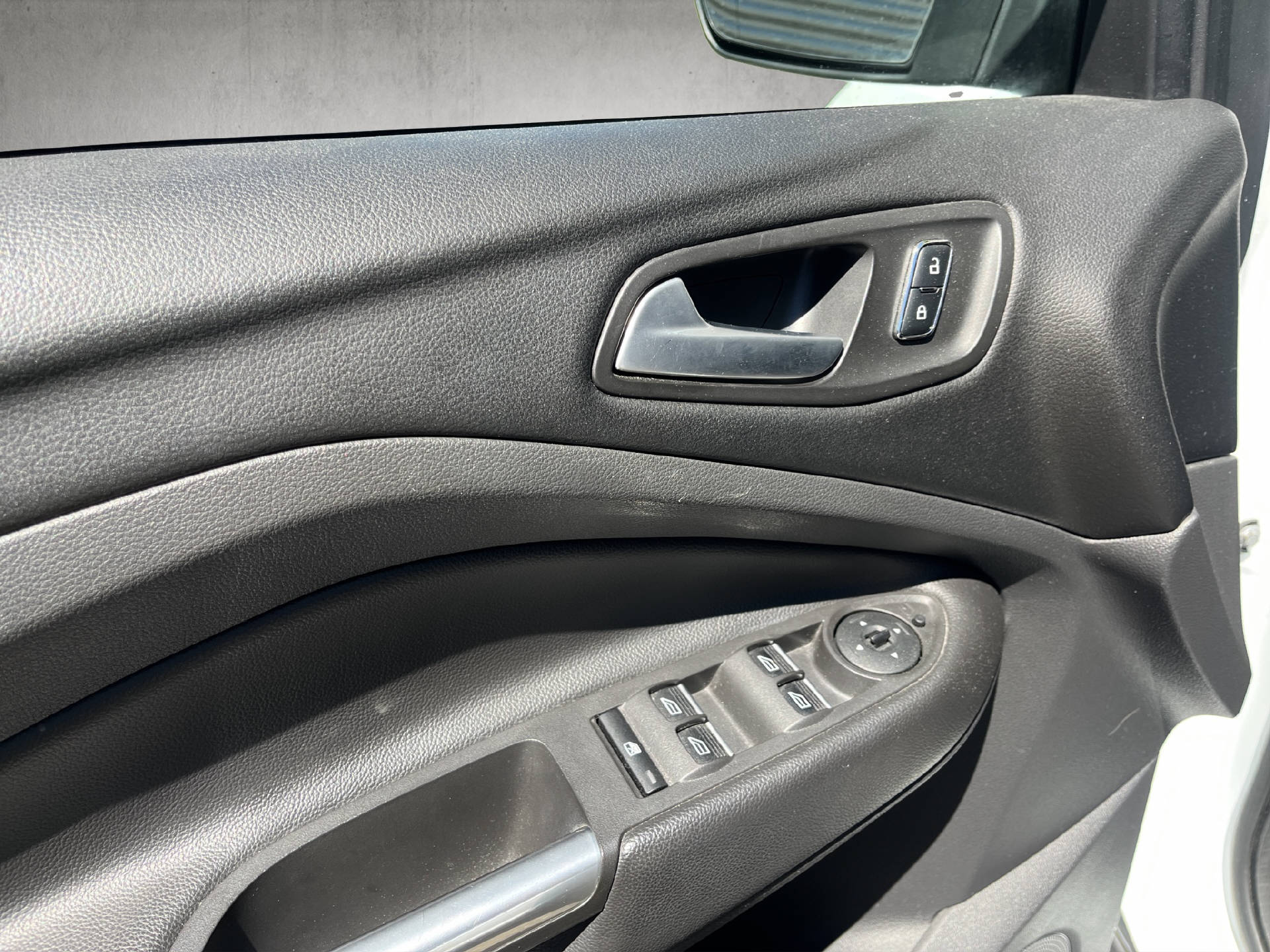 FORD Kuga 1.5 EcoB 150 Titanium 2WD-image-12