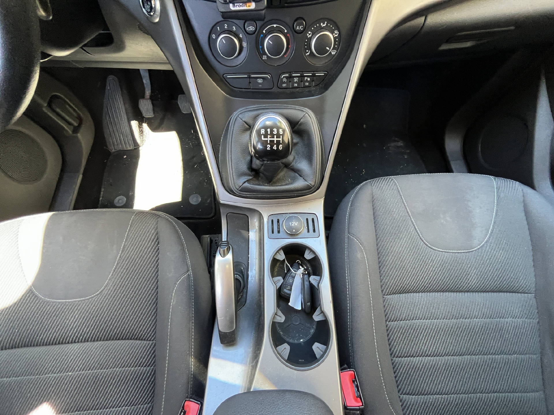 FORD Kuga 1.5 EcoB 150 Titanium 2WD-image-16