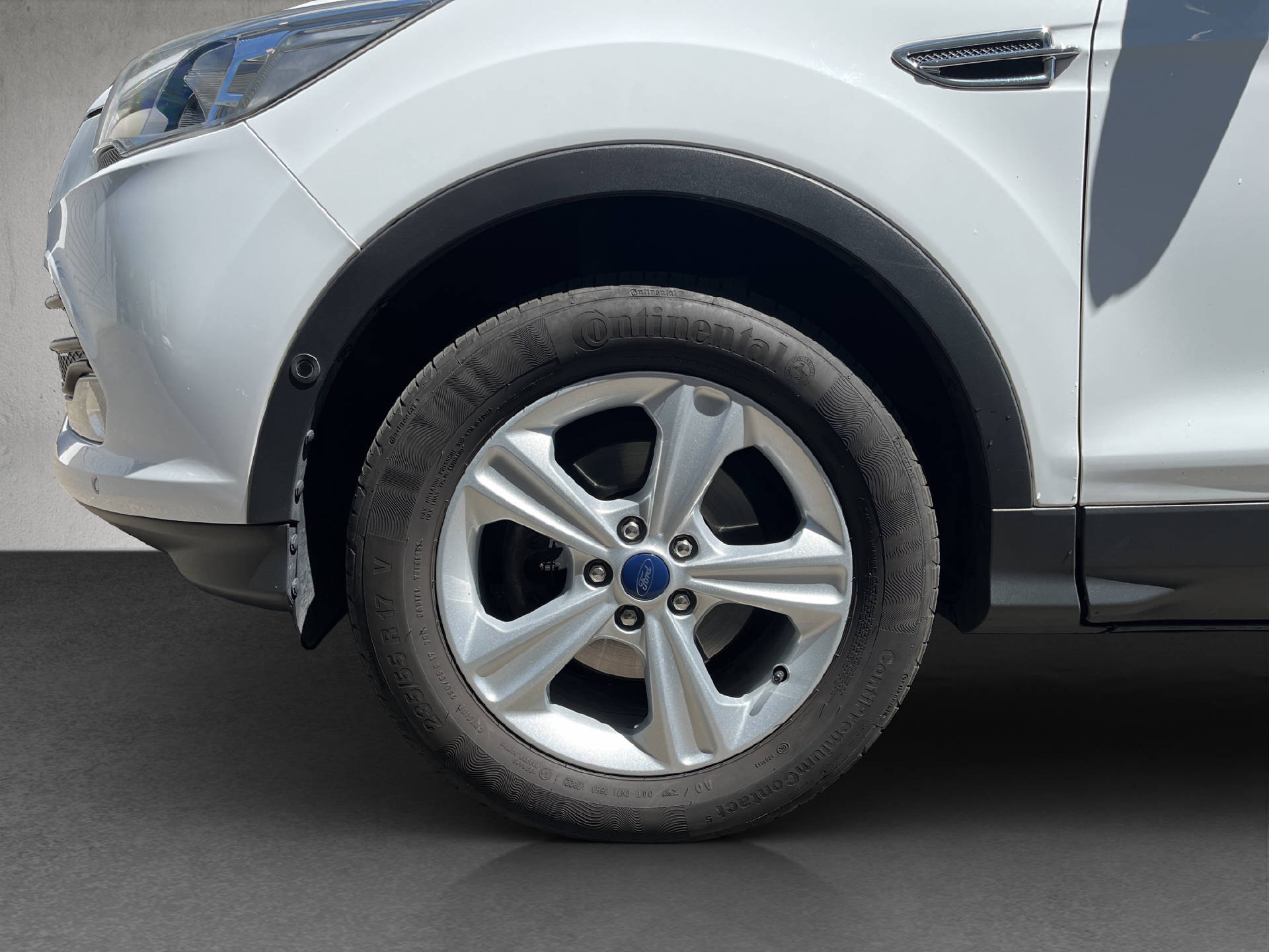 FORD Kuga 1.5 EcoB 150 Titanium 2WD-image-22