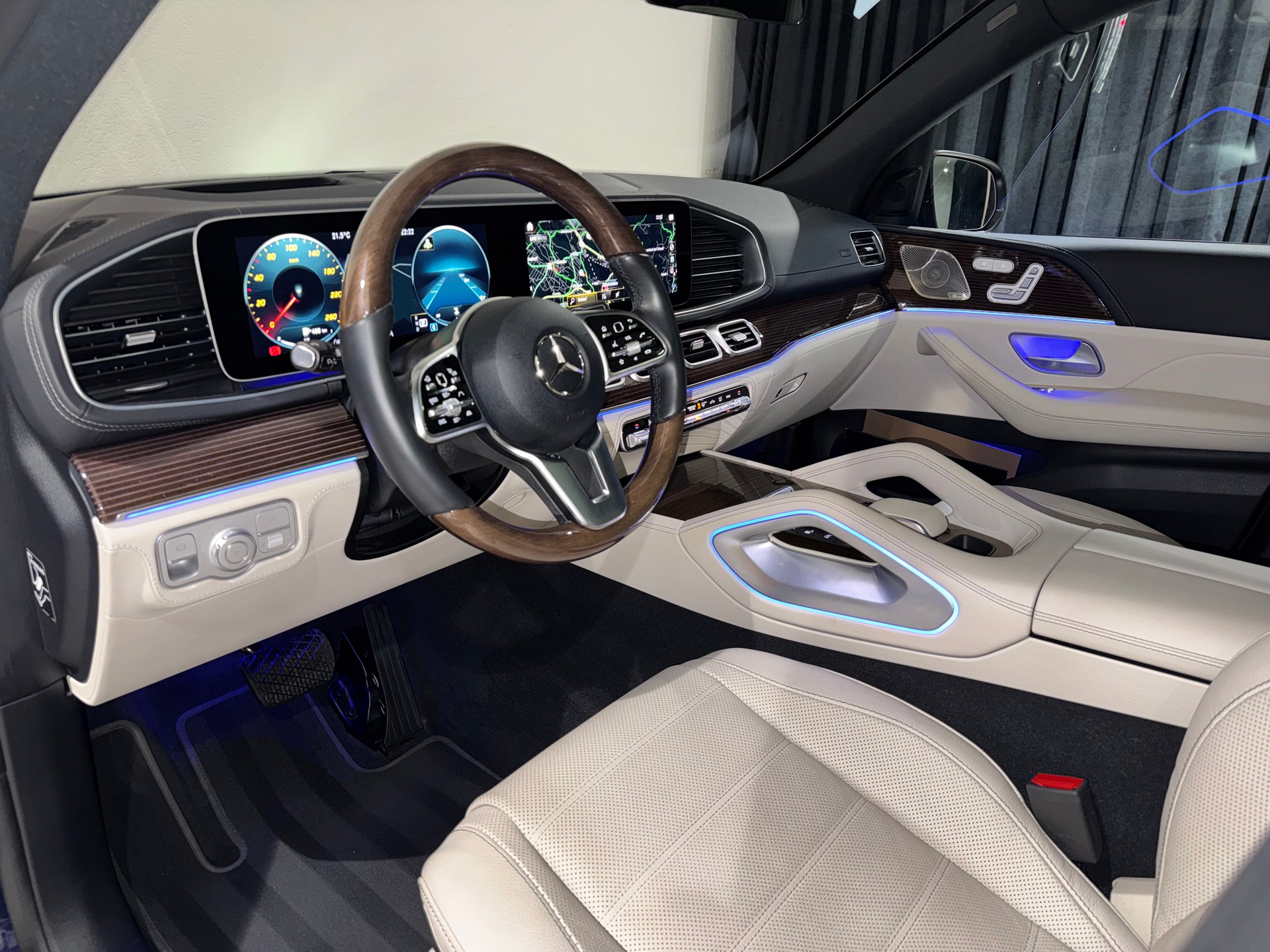 MERCEDES-BENZ GLE 400 d 4Matic AMG Line 9G-Tronic | 1.Hand | Werksgarantie | Inkl. Dachbox |-image-10