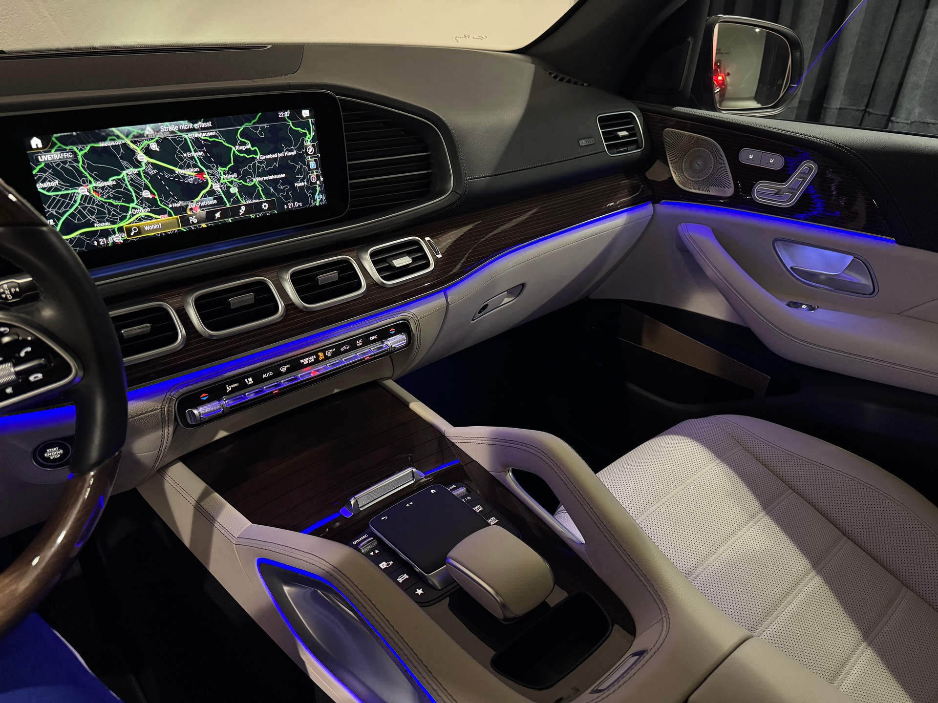 MERCEDES-BENZ GLE 400 d 4Matic AMG Line 9G-Tronic | 1.Hand | Werksgarantie | Inkl. Dachbox |-image-19