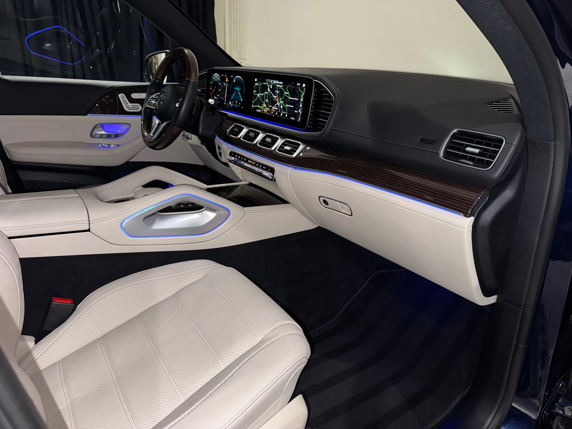 MERCEDES-BENZ GLE 400 d 4Matic AMG Line 9G-Tronic | 1.Hand | Werksgarantie | Inkl. Dachbox |-image-11