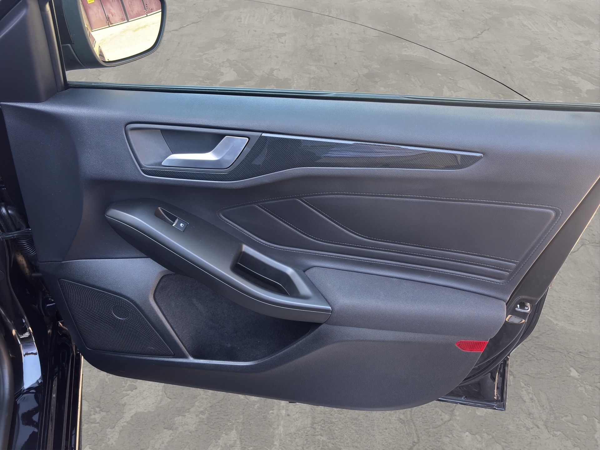 FORD Focus 1.0 MHEV ST-Line Automat-image-16
