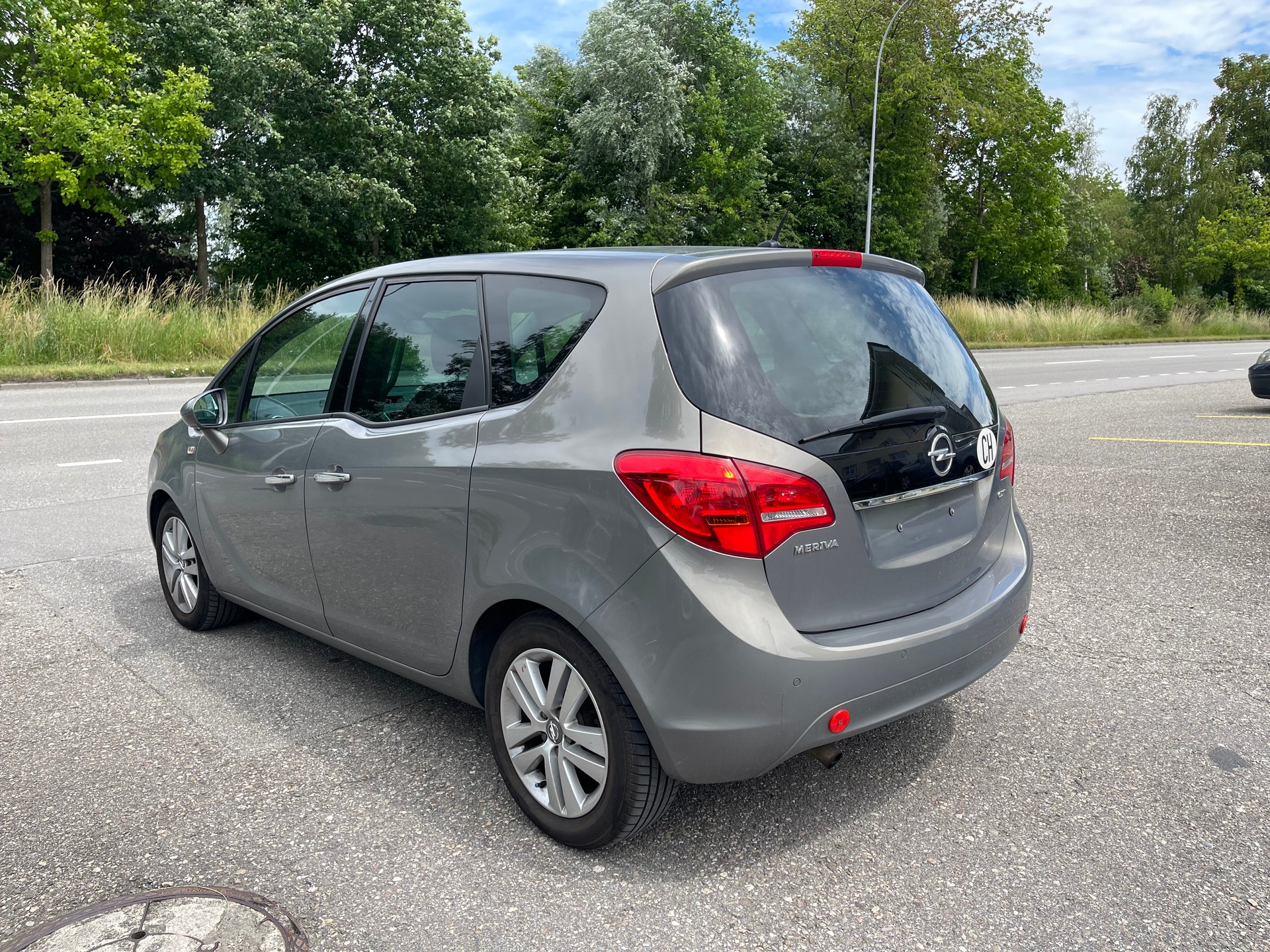OPEL Meriva 1.7 CDTi Cosmo Automatic-image-2