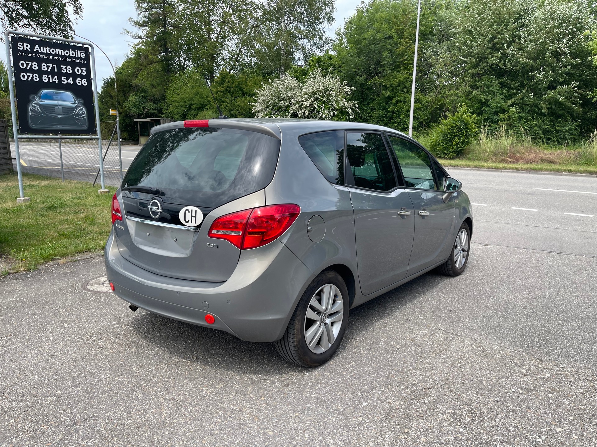 OPEL Meriva 1.7 CDTi Cosmo Automatic-image-4