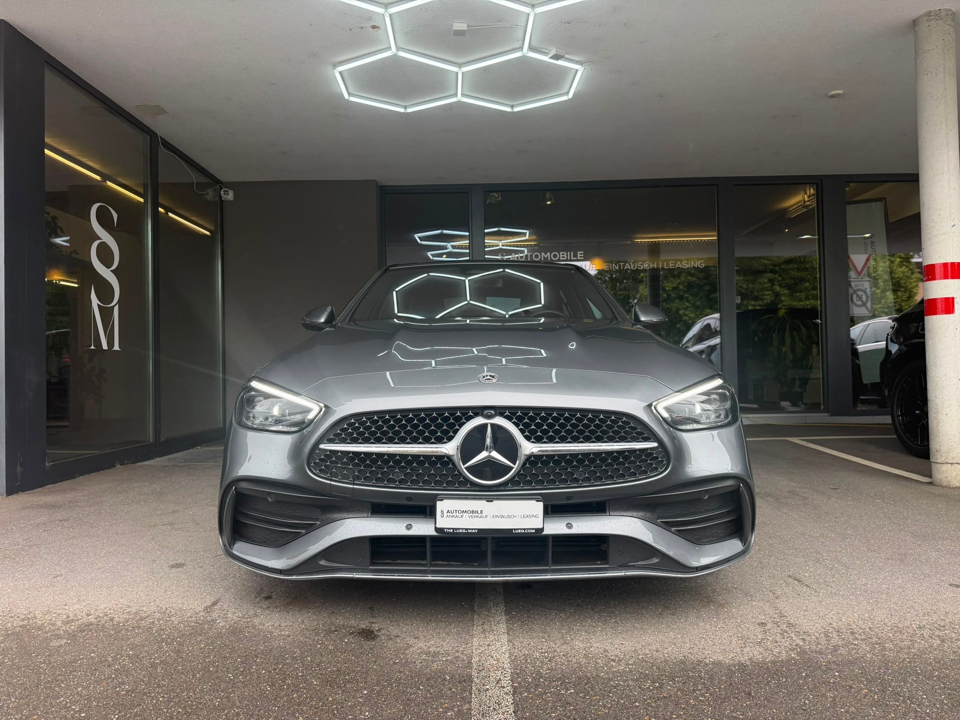 MERCEDES-BENZ C 200 AMG Line-showroom-element-1