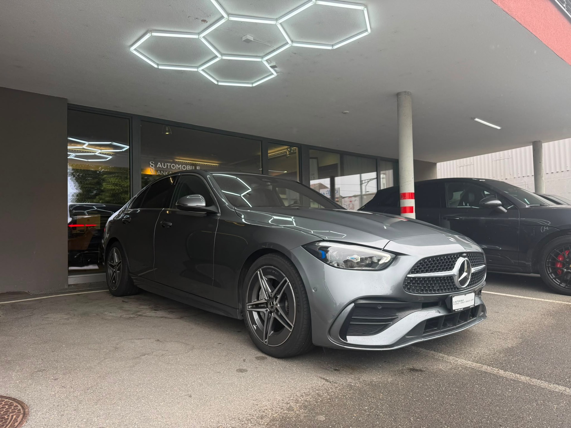 MERCEDES-BENZ C 200 AMG Line-showroom-element-2