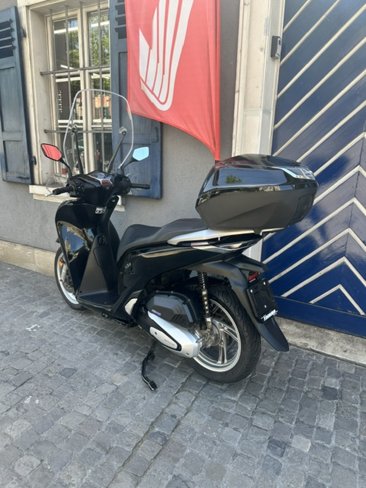 HONDA SH 125 TOP Occasion mit wenig Kilometer-image-6