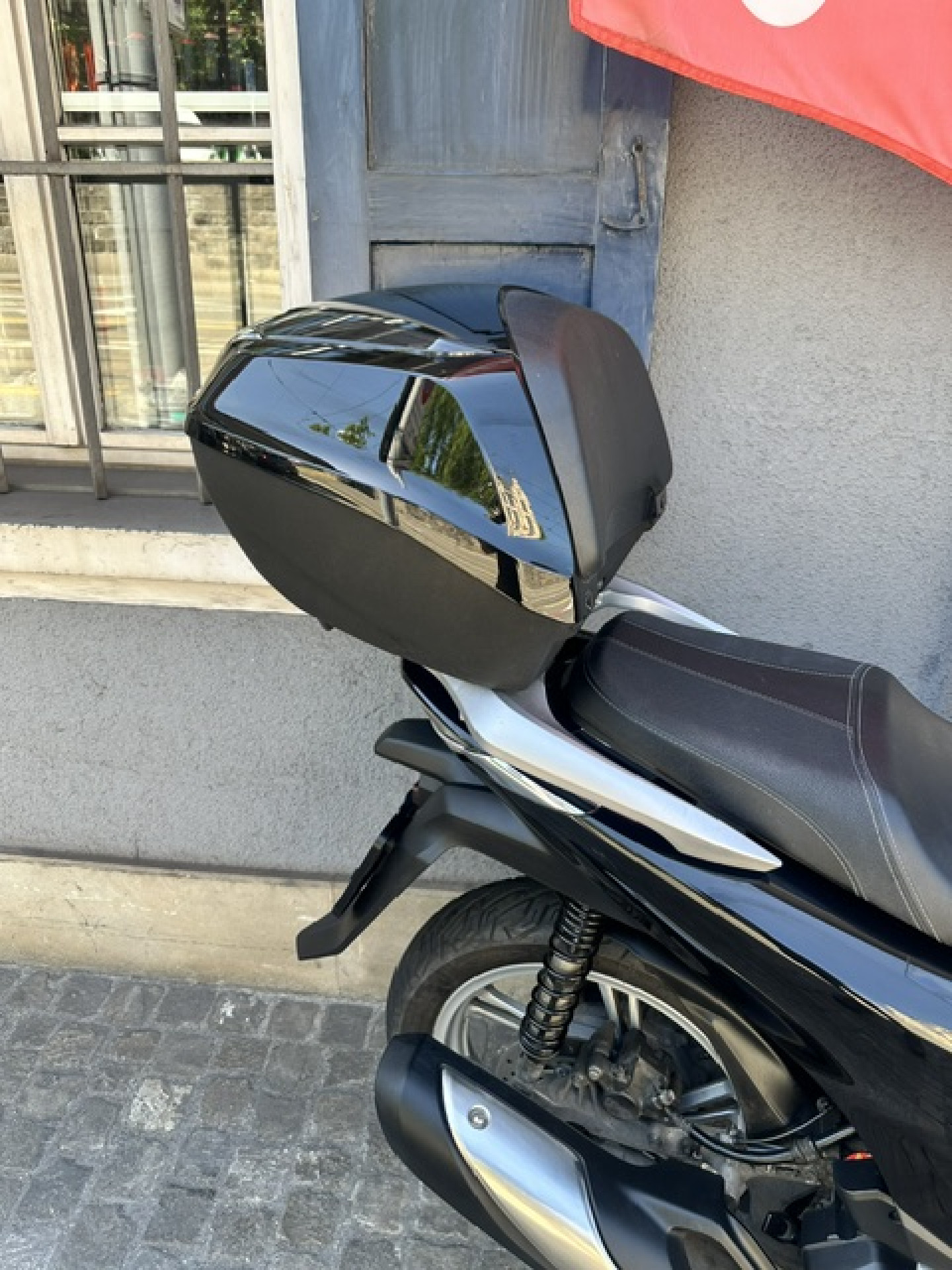 HONDA SH 125 TOP Occasion mit wenig Kilometer-image-9