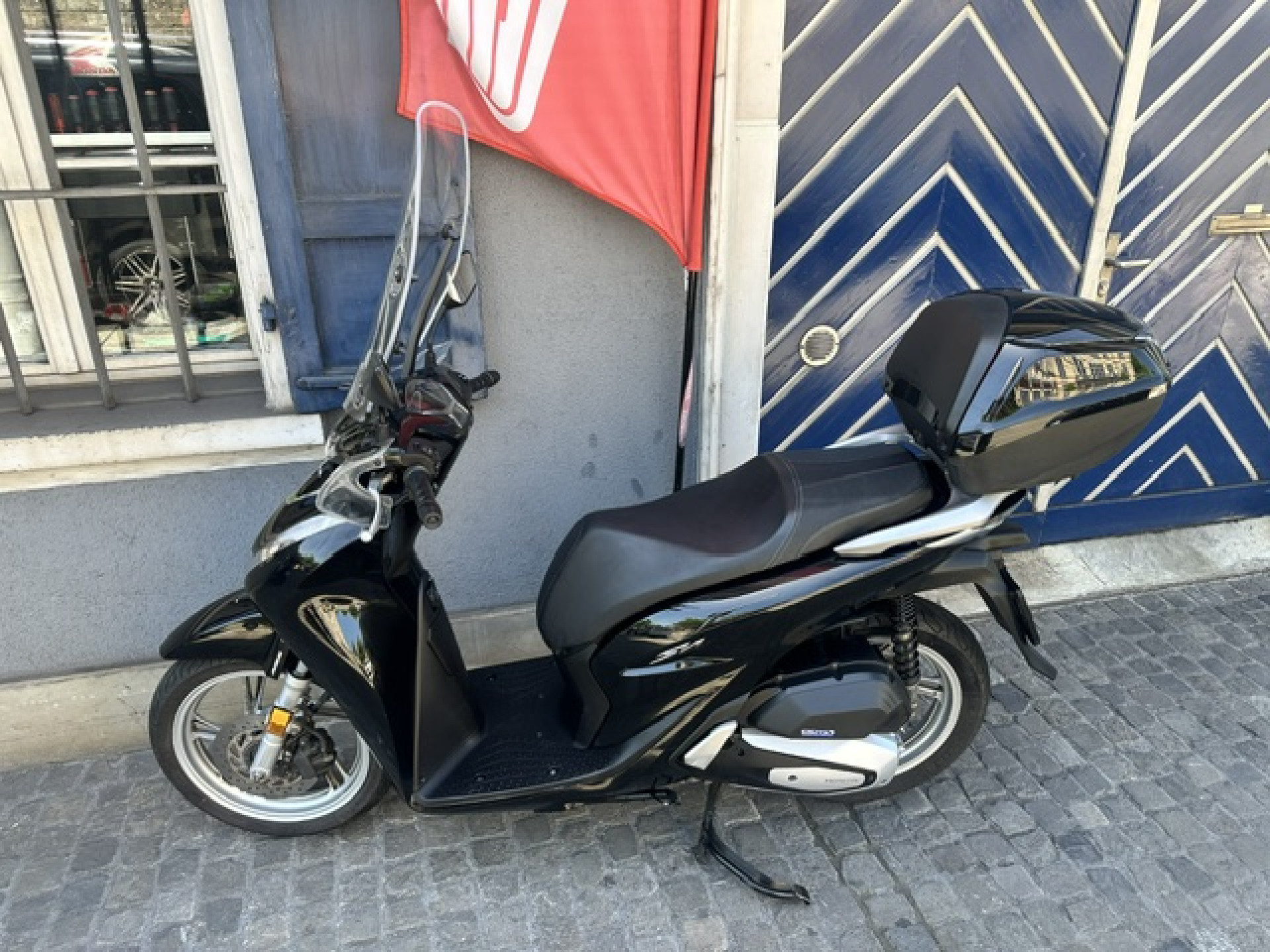 HONDA SH 125 TOP Occasion mit wenig Kilometer-image-7