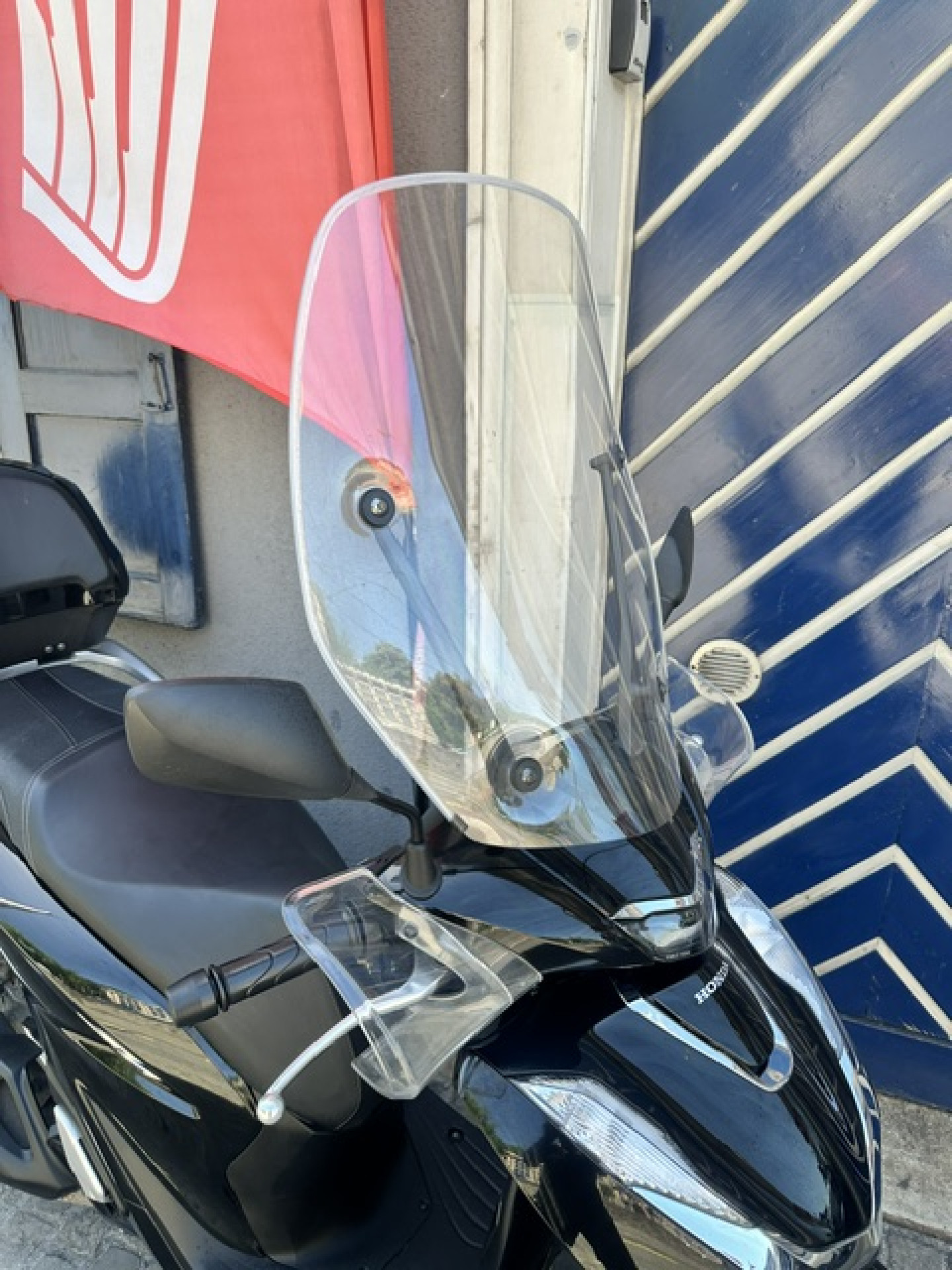 HONDA SH 125 TOP Occasion mit wenig Kilometer-image-8