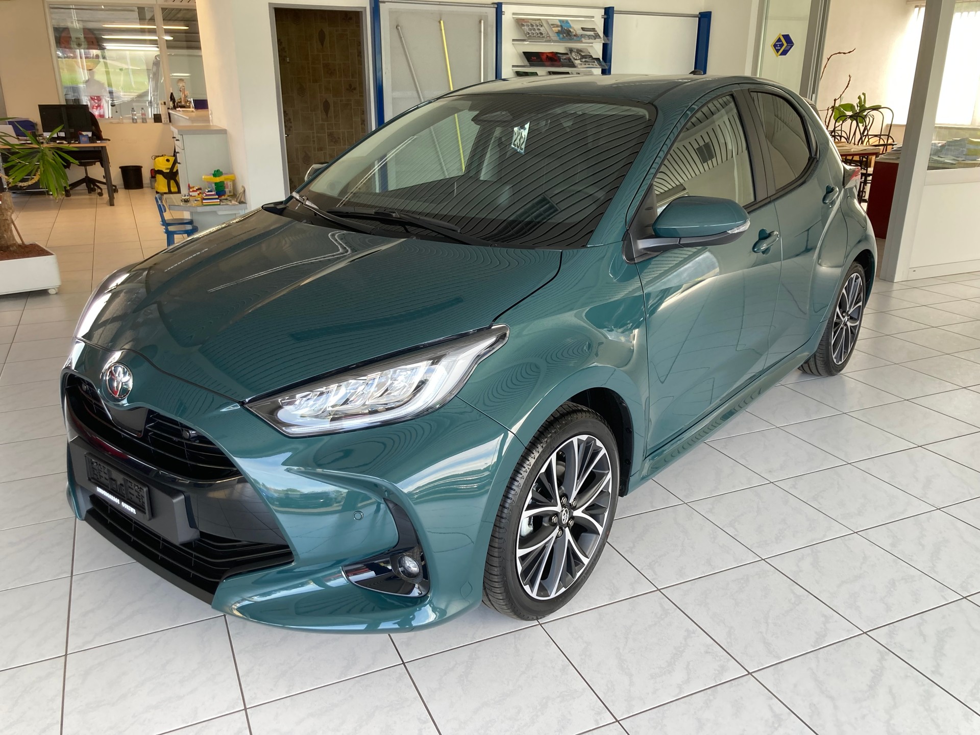 TOYOTA Yaris 1.5 Trend e-CVT