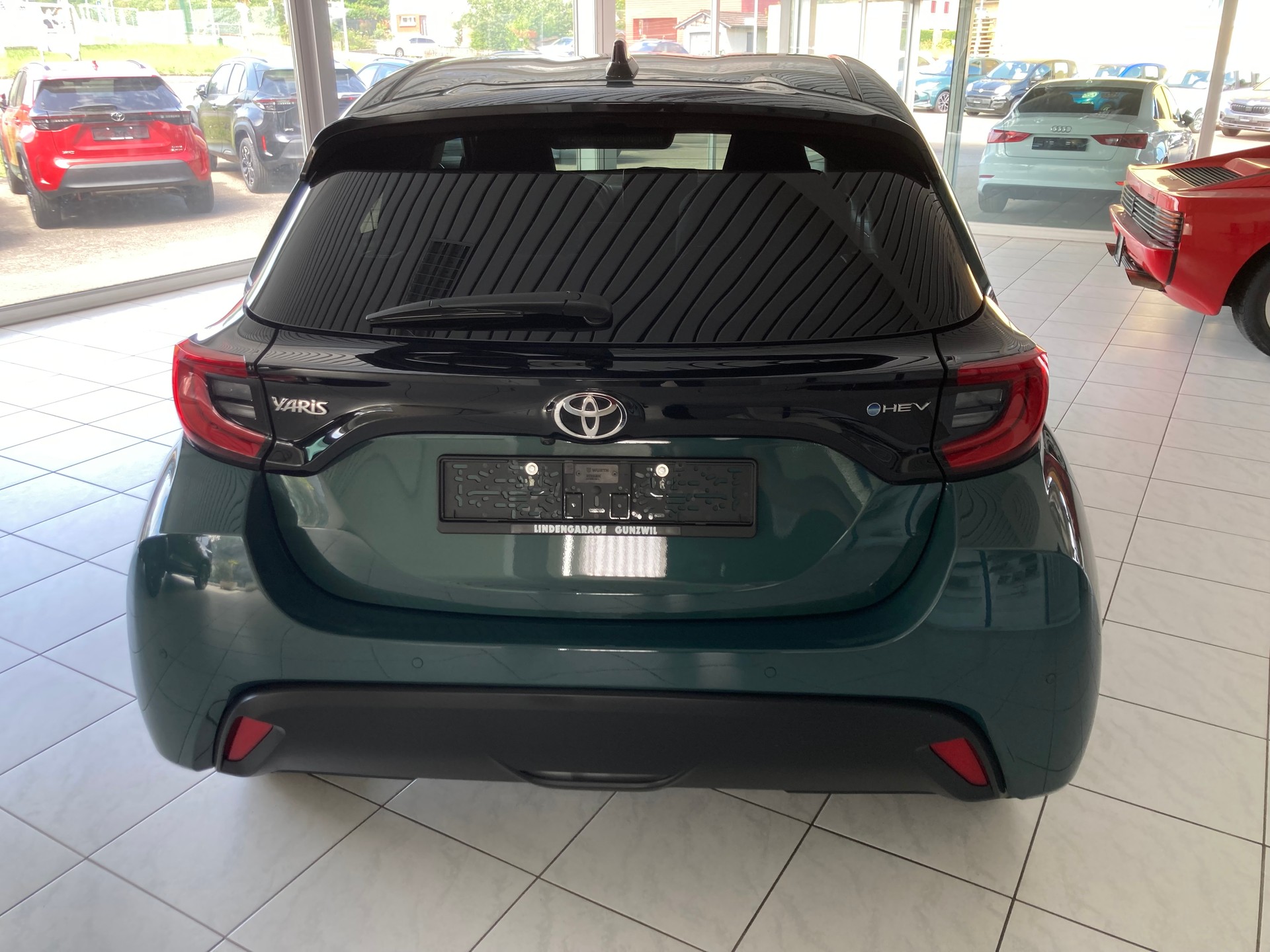 TOYOTA Yaris 1.5 Trend e-CVT-image-5