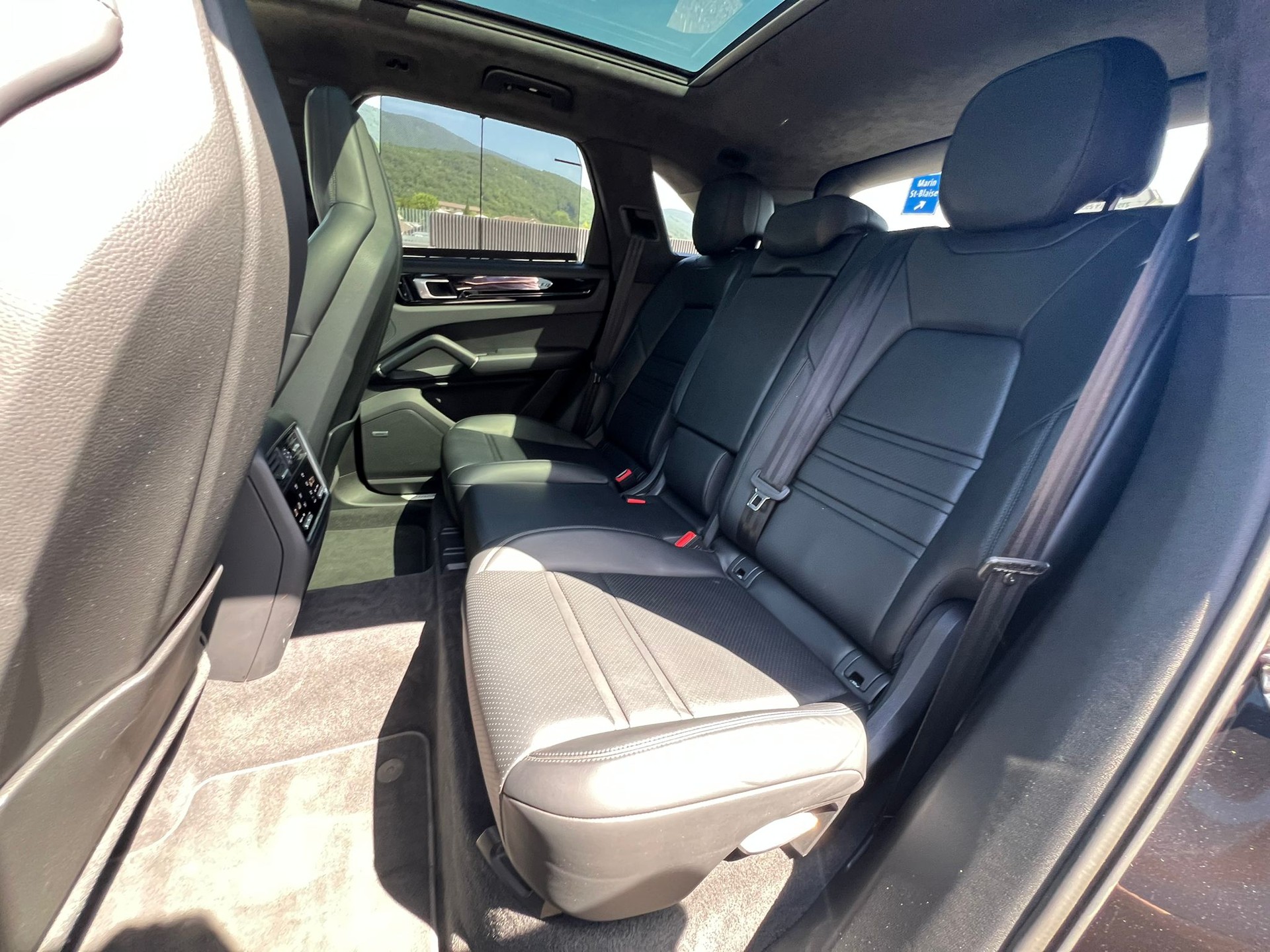PORSCHE Cayenne E-Hybrid modèle 2019-image-18