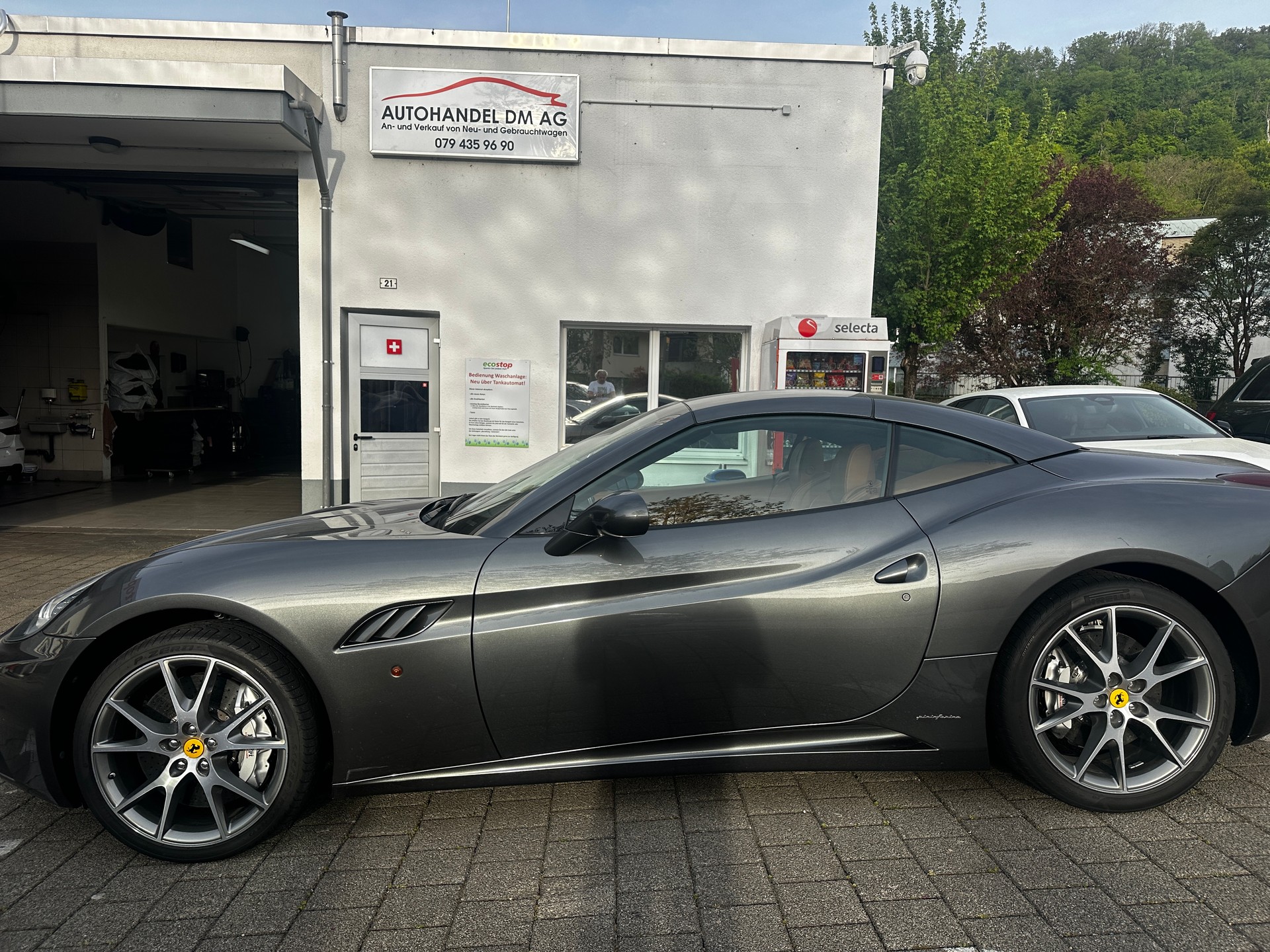 FERRARI California 4.3 V8-showroom-element-2