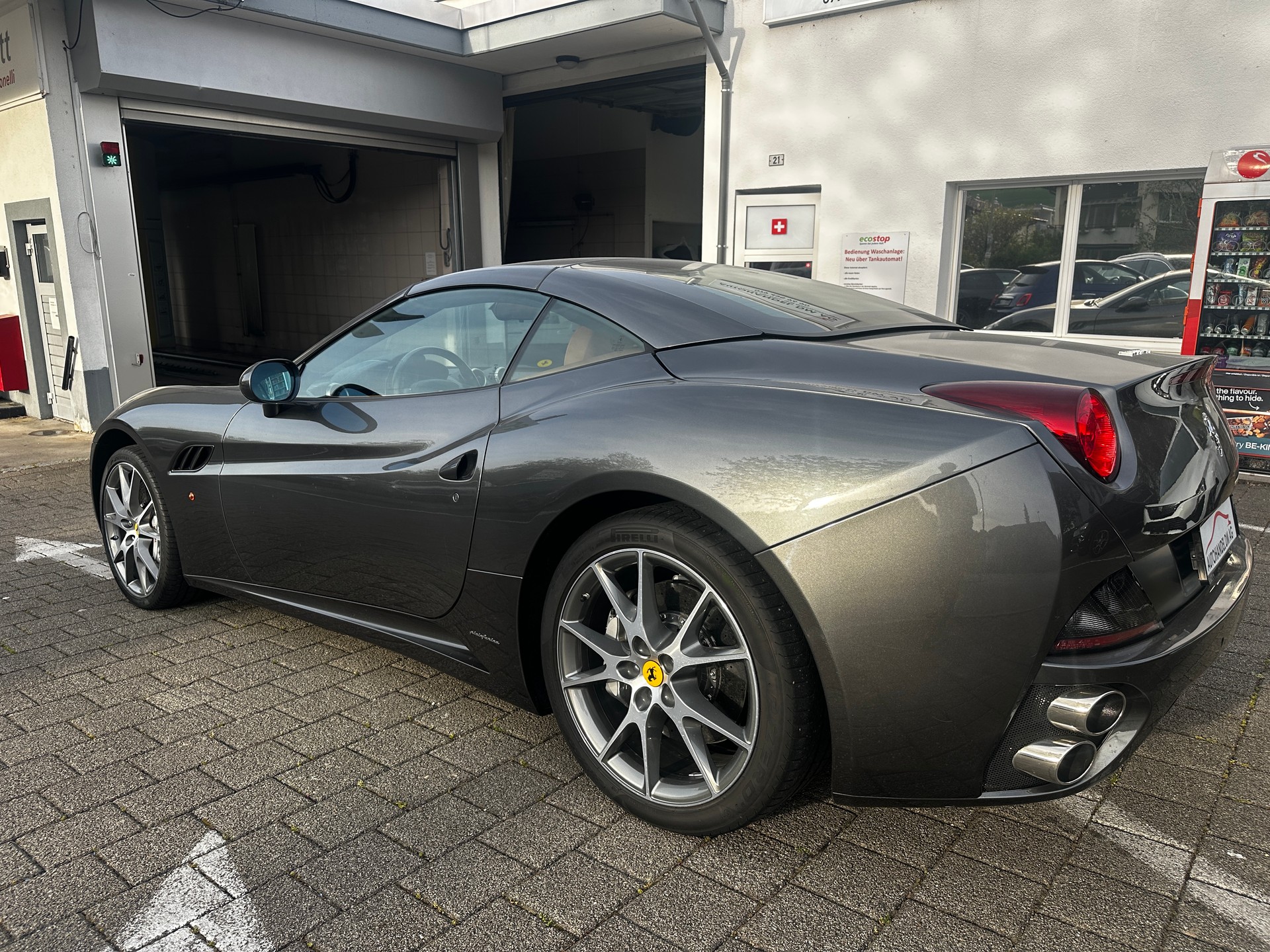 FERRARI California 4.3 V8-showroom-element-3