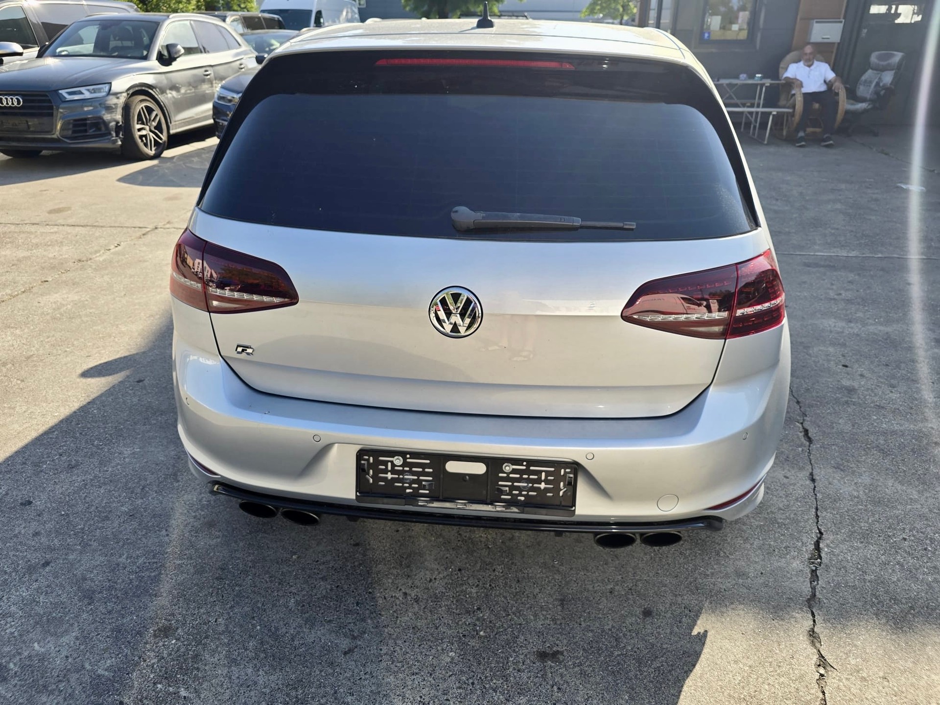 VW Golf 2.0 TSI R 4Motion DSG-image-7