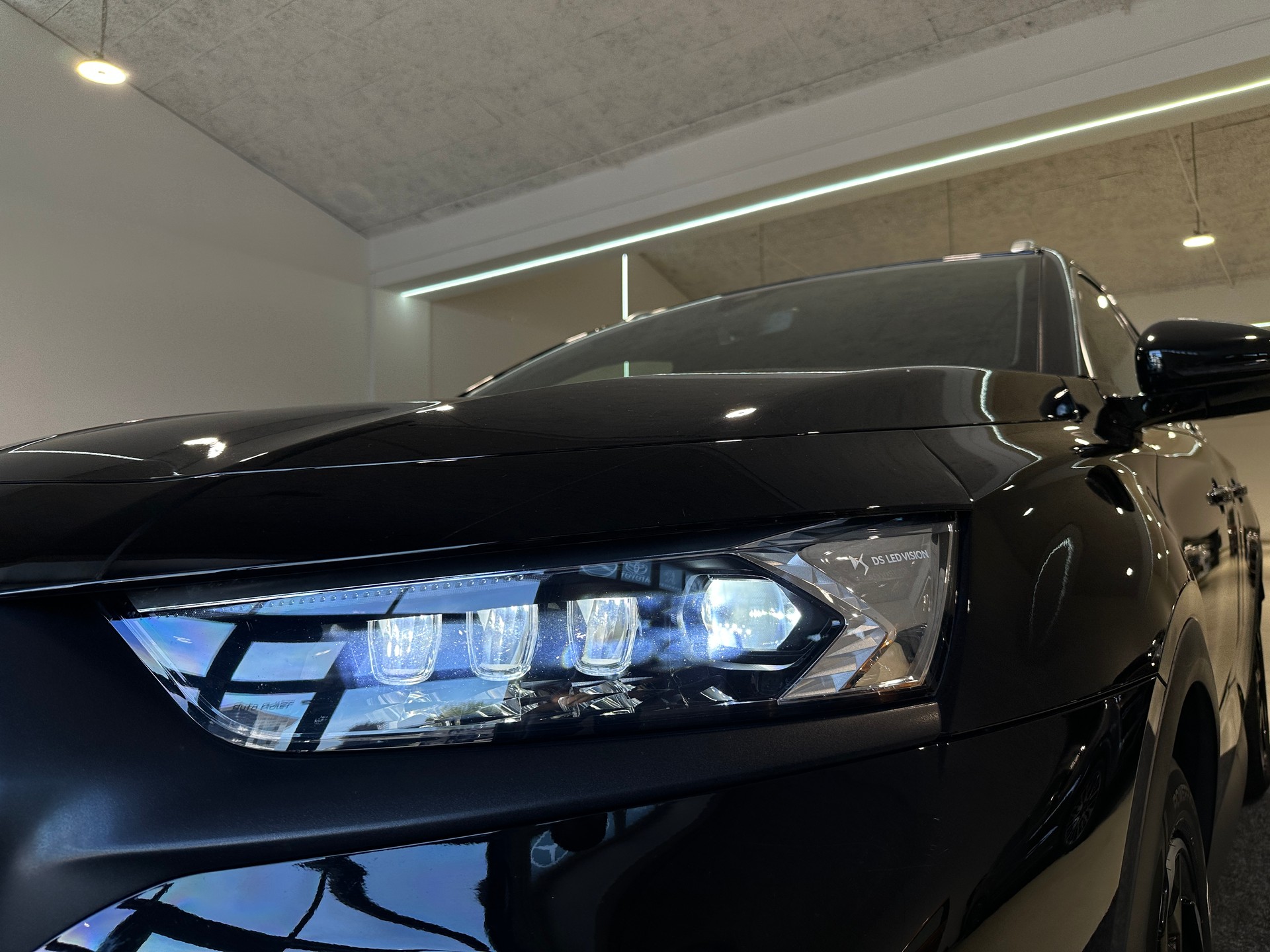 DS AUTOMOBILES DS 7 Crossback 1.6 THP Performance Line-showroom-element-3