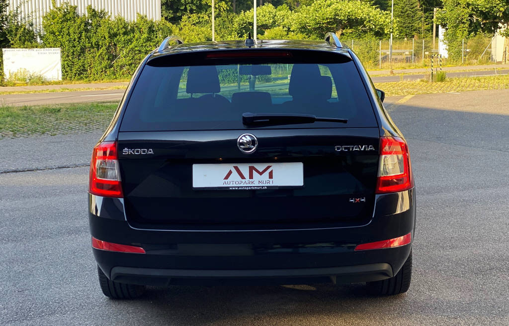 SKODA Octavia Combi 1.8 TSI Ambition 4x4 DSG-image-11