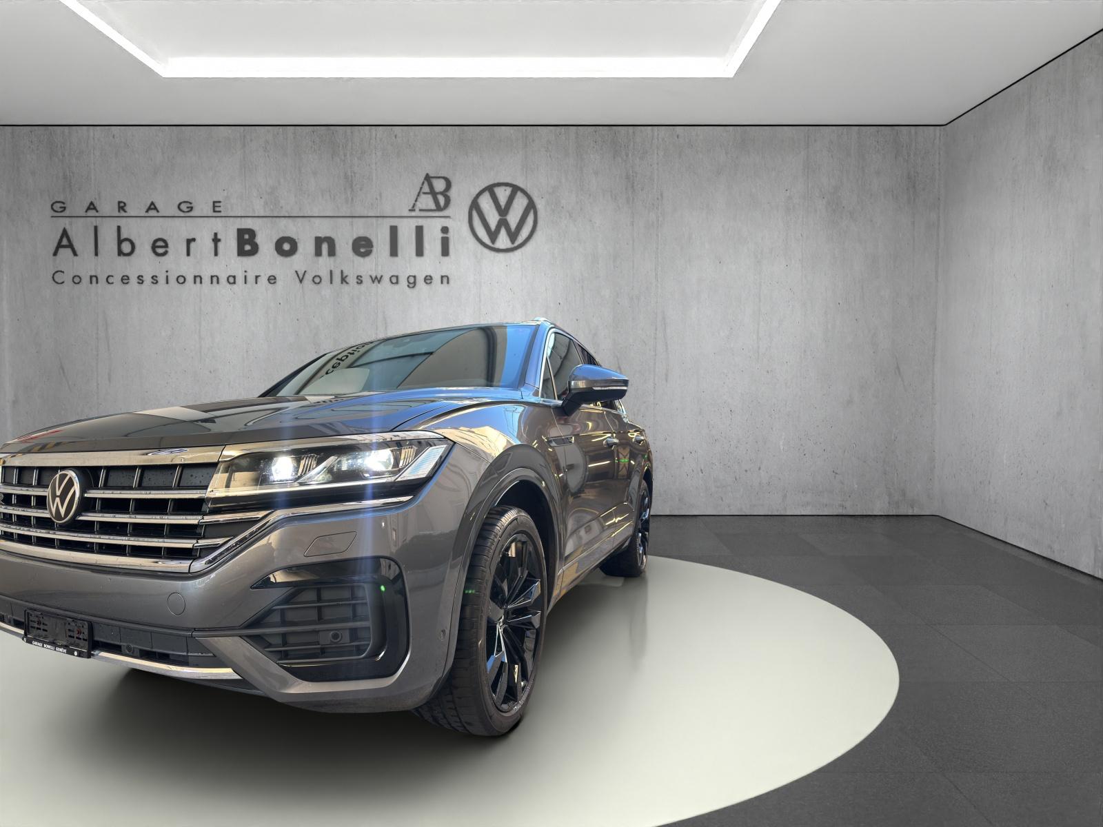 VW Touareg 3.0 TDI R Line 75 Edition Tiptronic-image-2